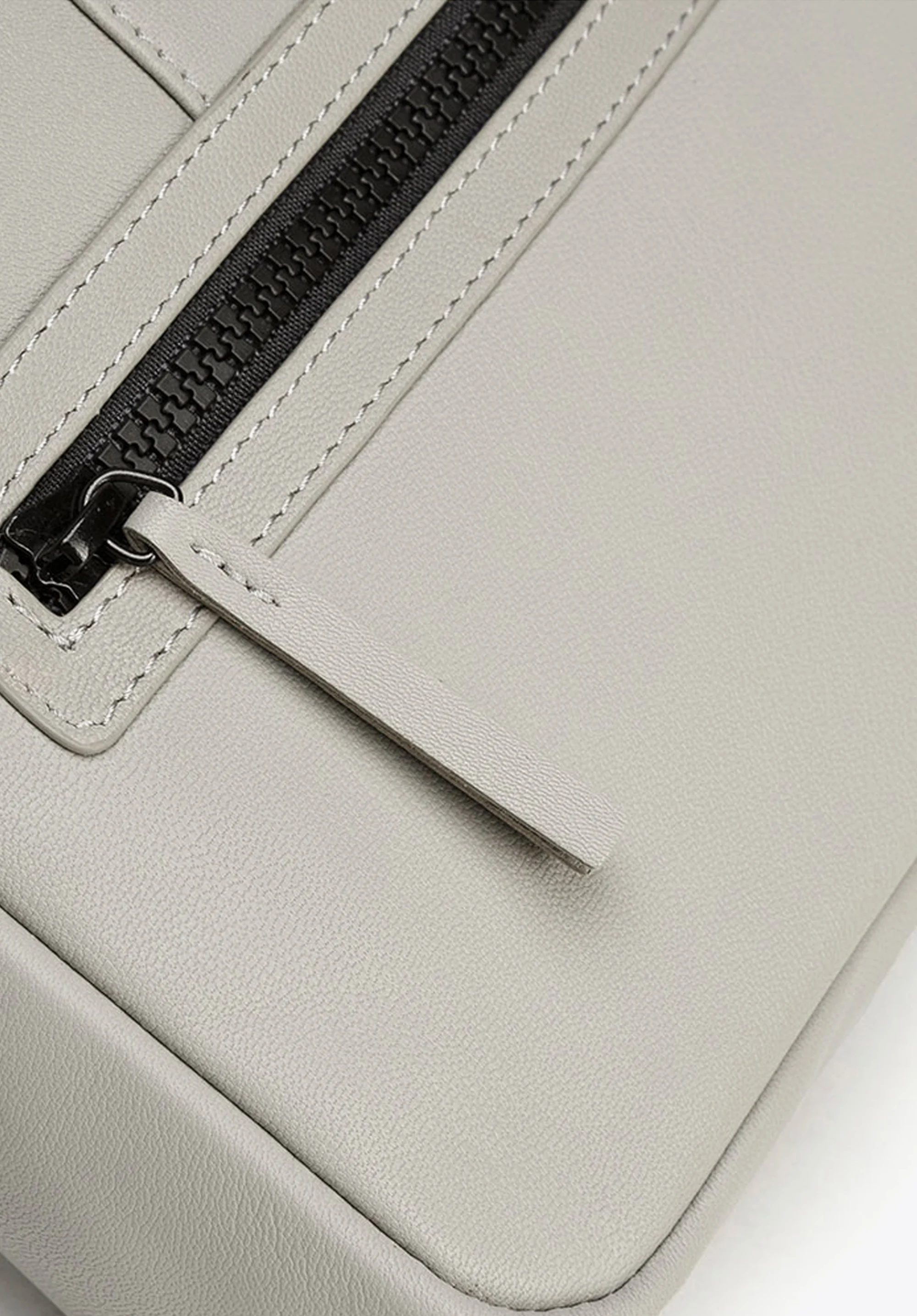 Męska listonoszka skórzana stębnowana mała