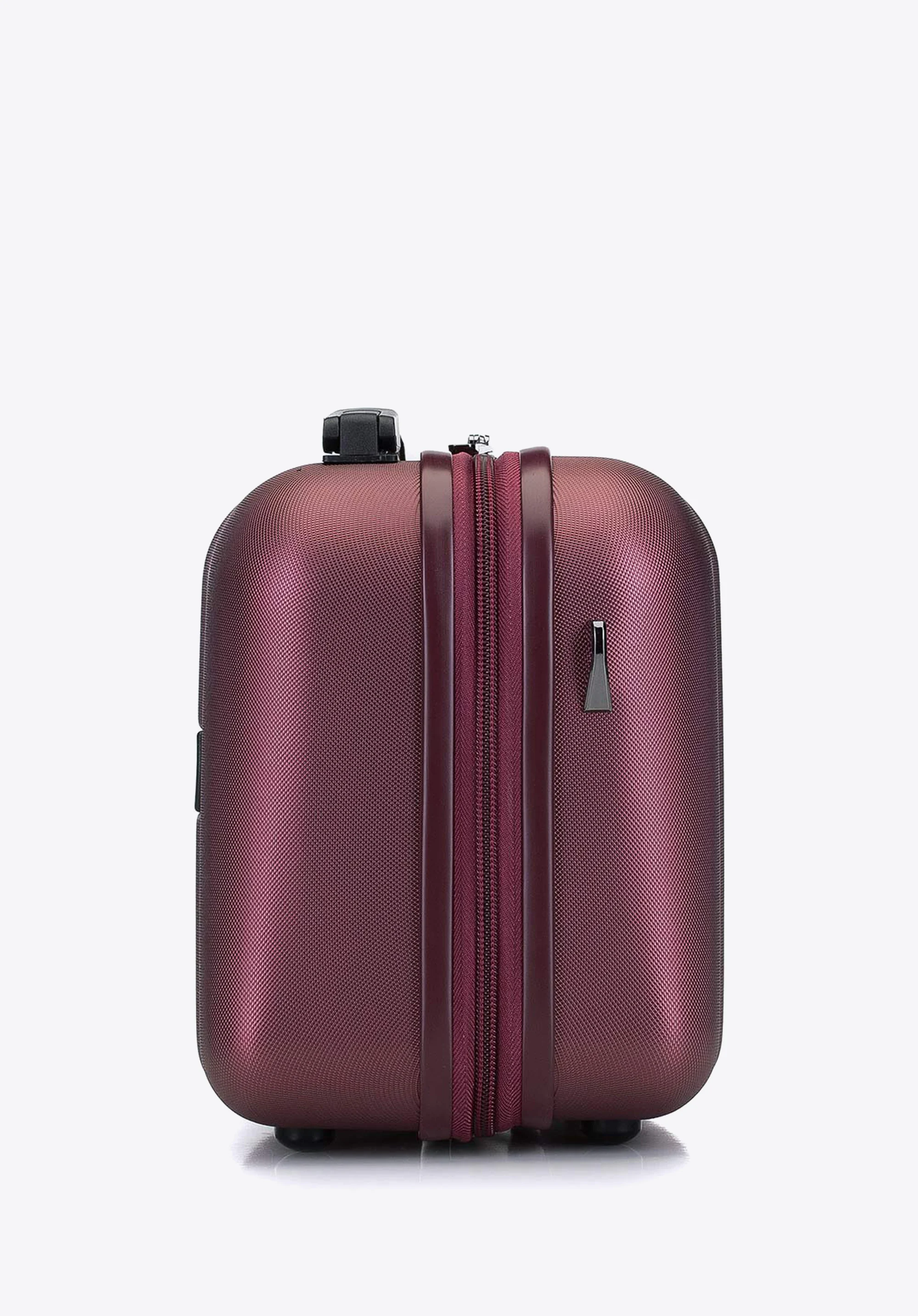 Walizka kabinowa z polikarbonu fakturowana