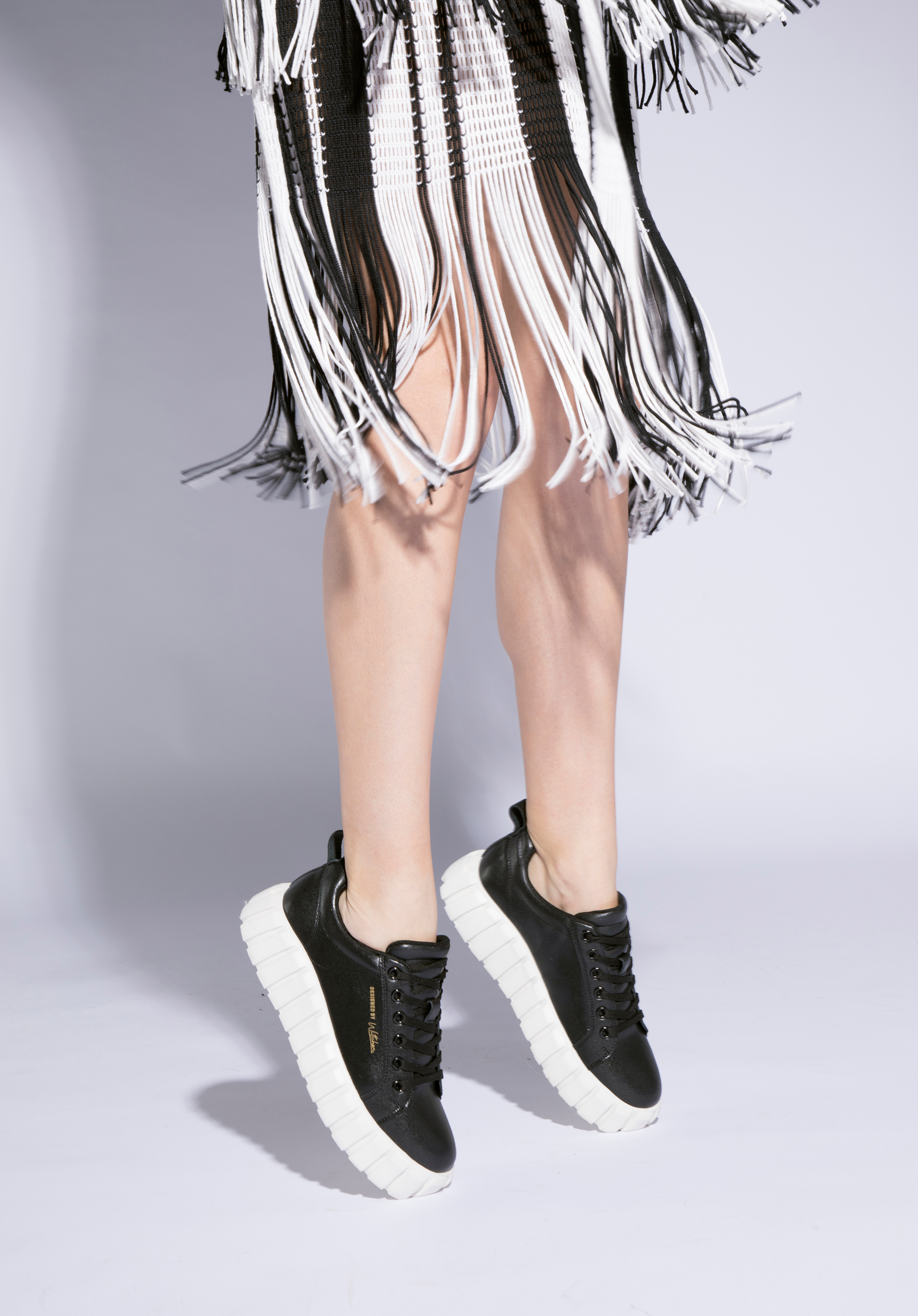 Damskie sneakersy ze skóry na grubej podeszwie