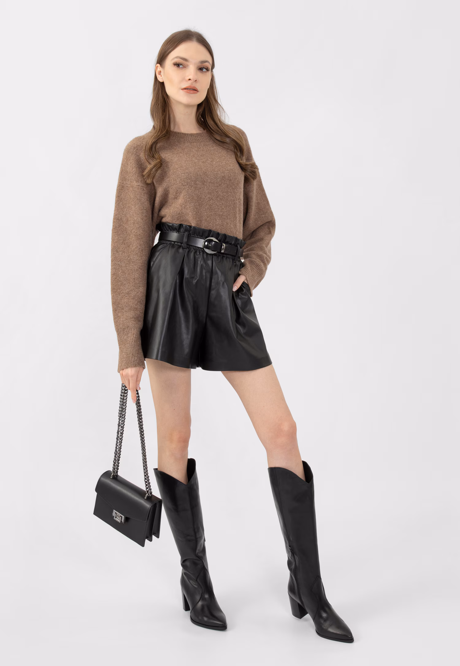 Czarne kozaki typu kowbojki ze skóry licowej