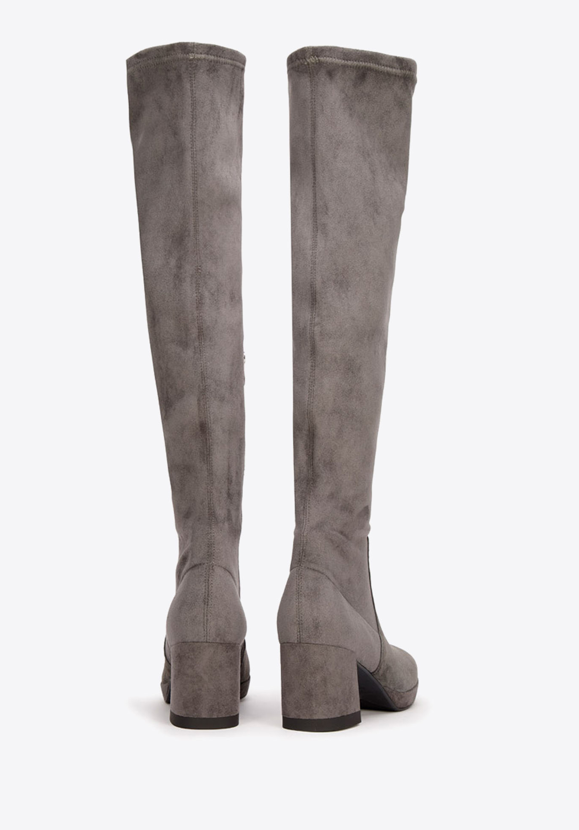 Kozaki zamszowe na słupku z elastyczną cholewką