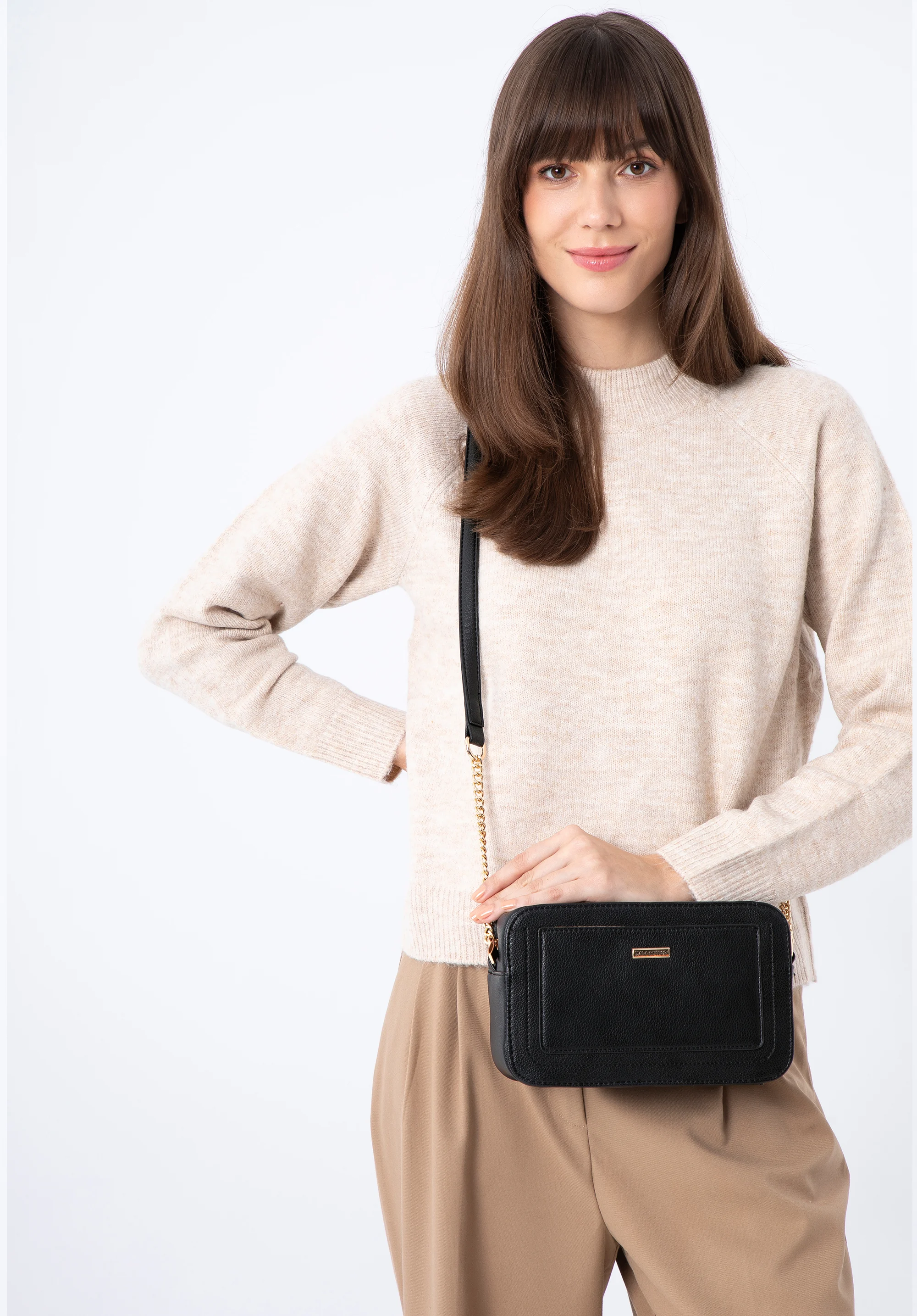 Damska listonoszka pudełkowa z obszytą kieszenią