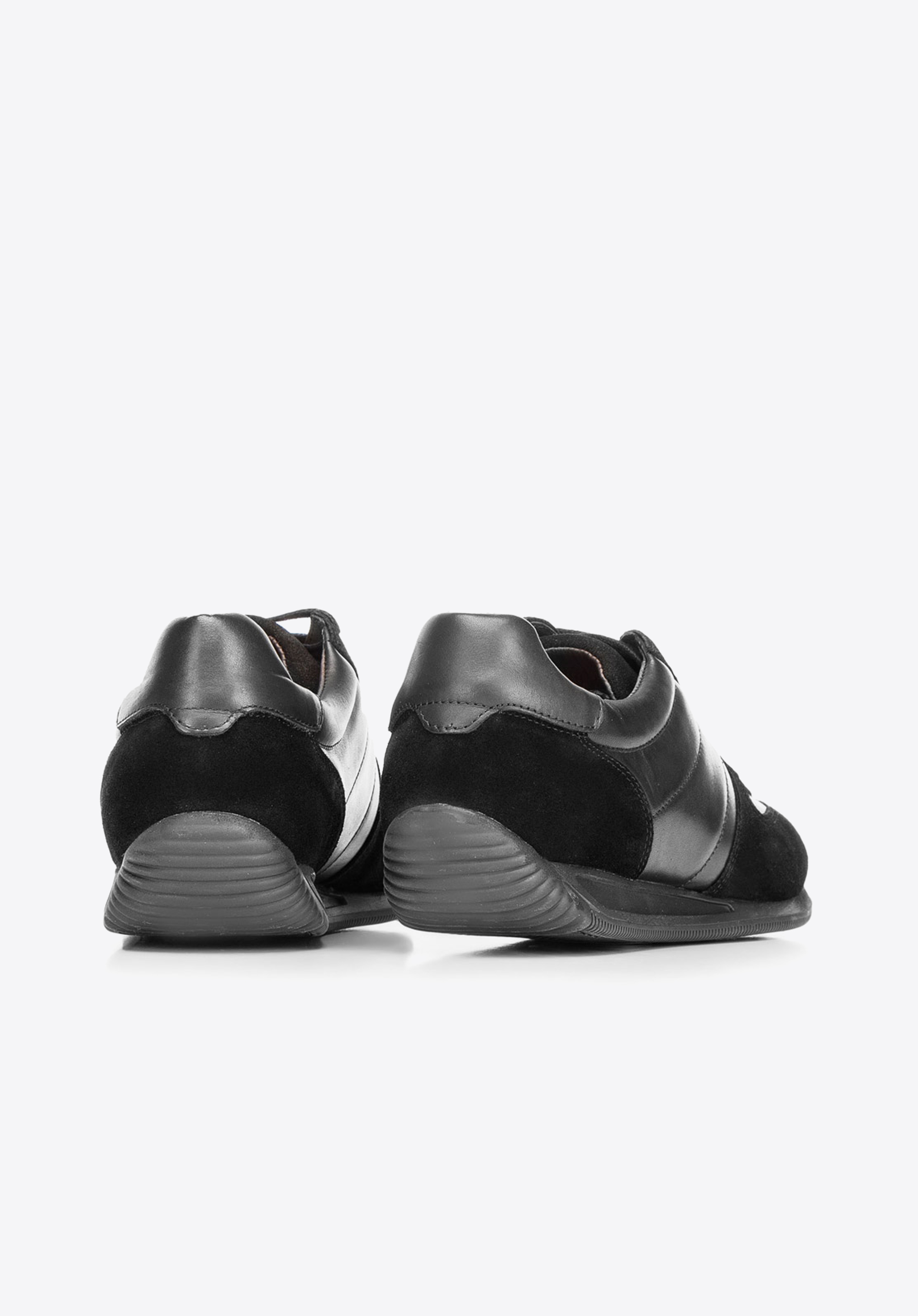 Męskie sneakersy z różnych skór