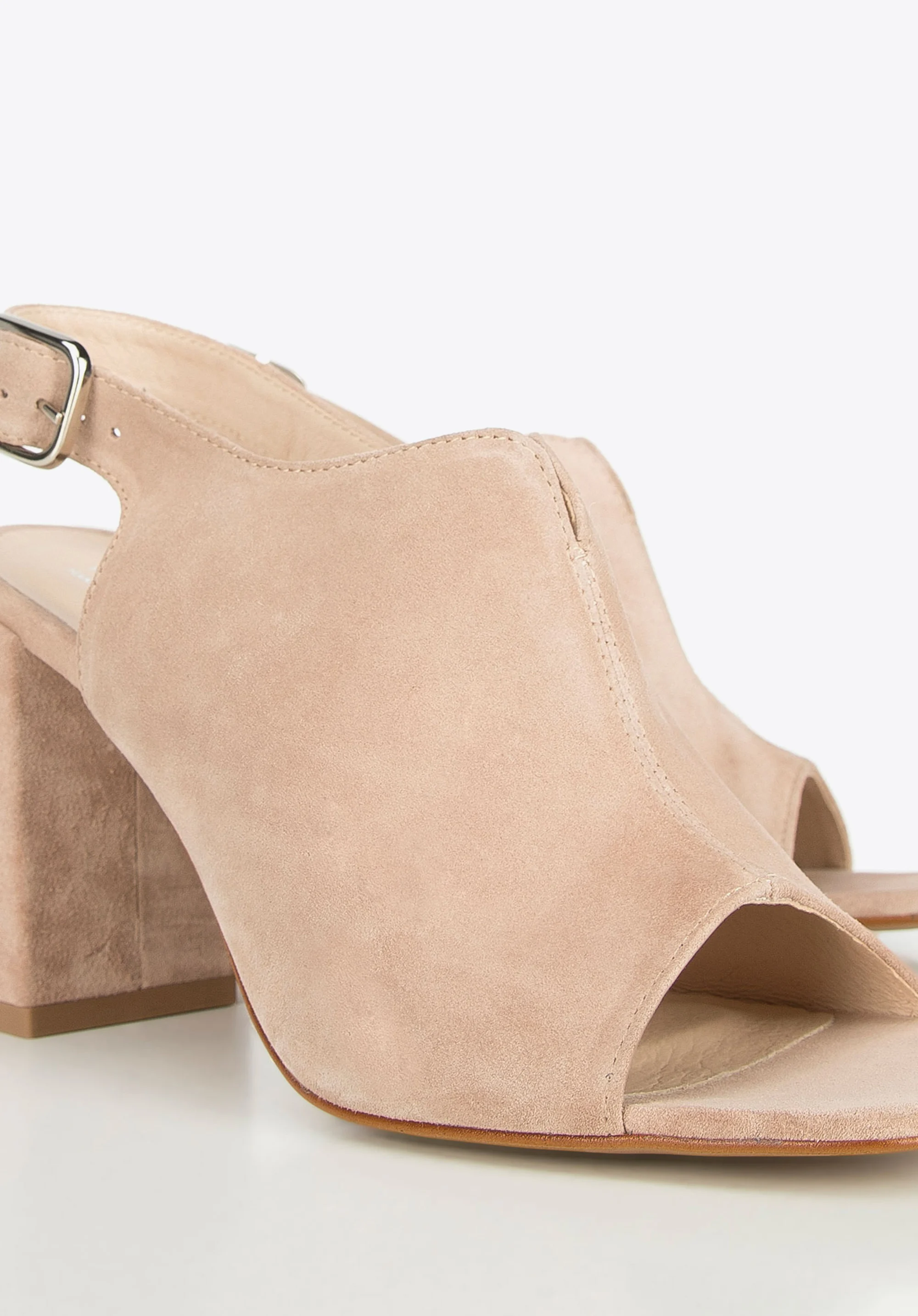 Damskie sandały zamszowe zabudowane