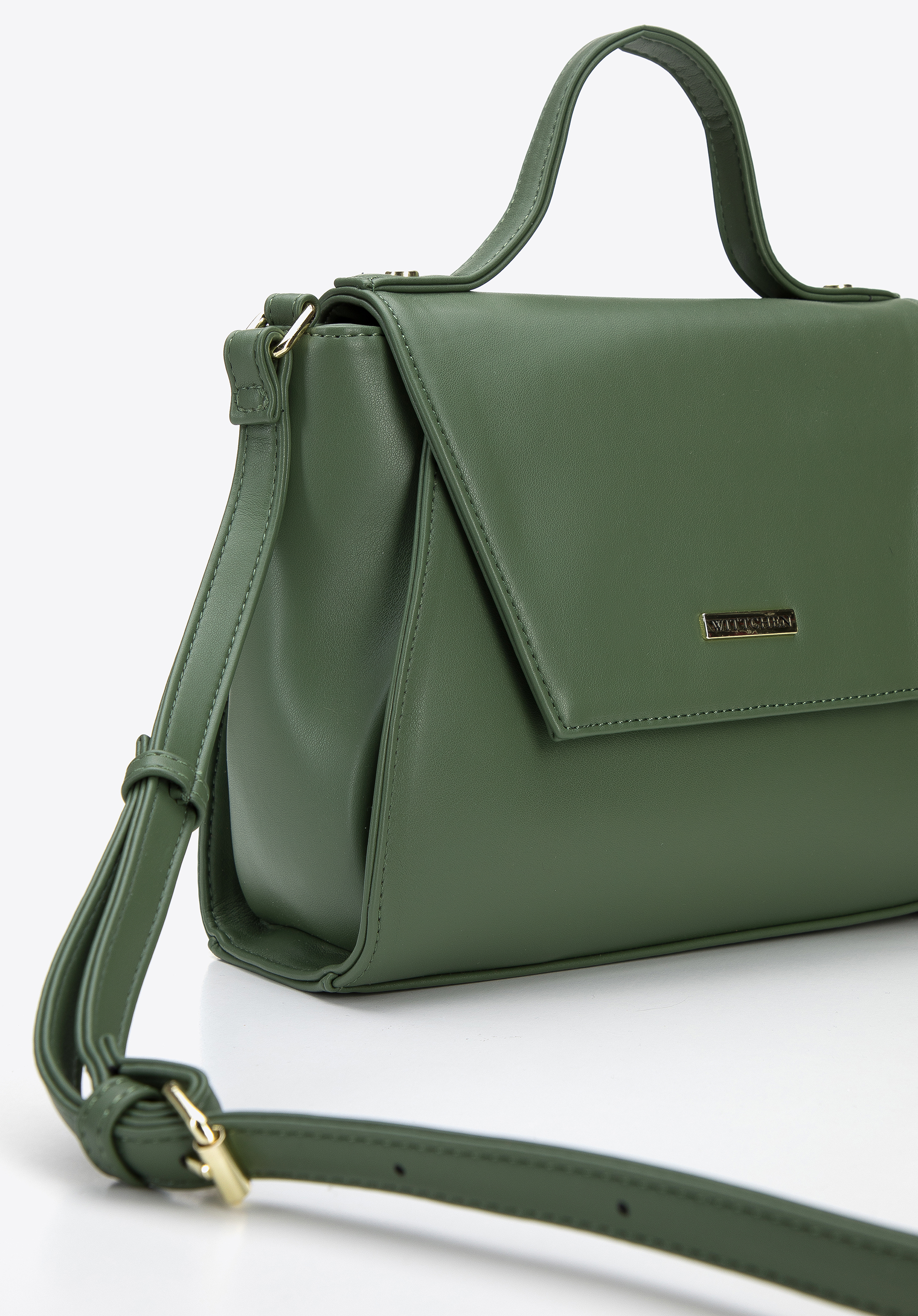 Damska listonoszka z ekoskóry z geometryczną klapą