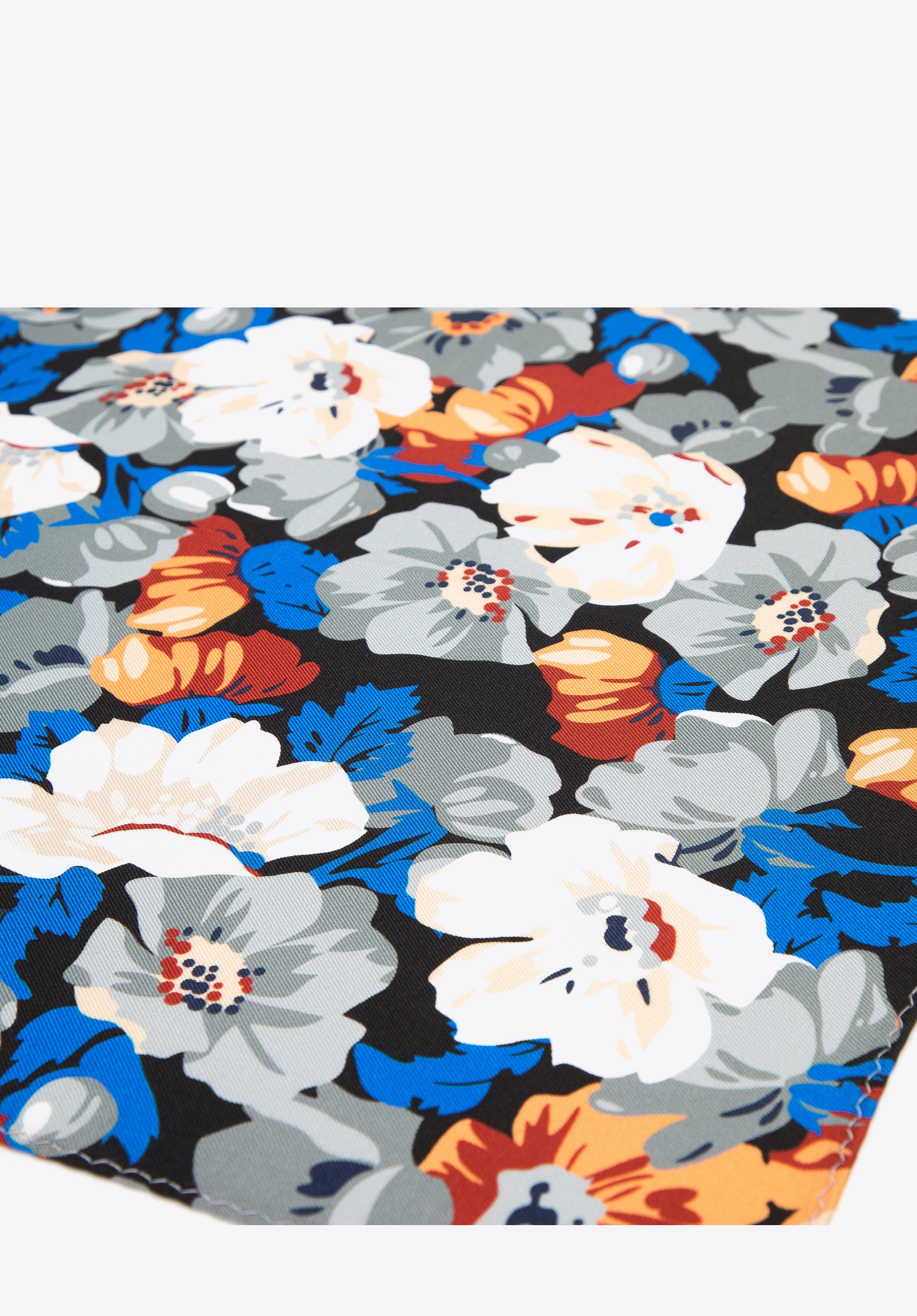 Poszetka jedwabna we wzory