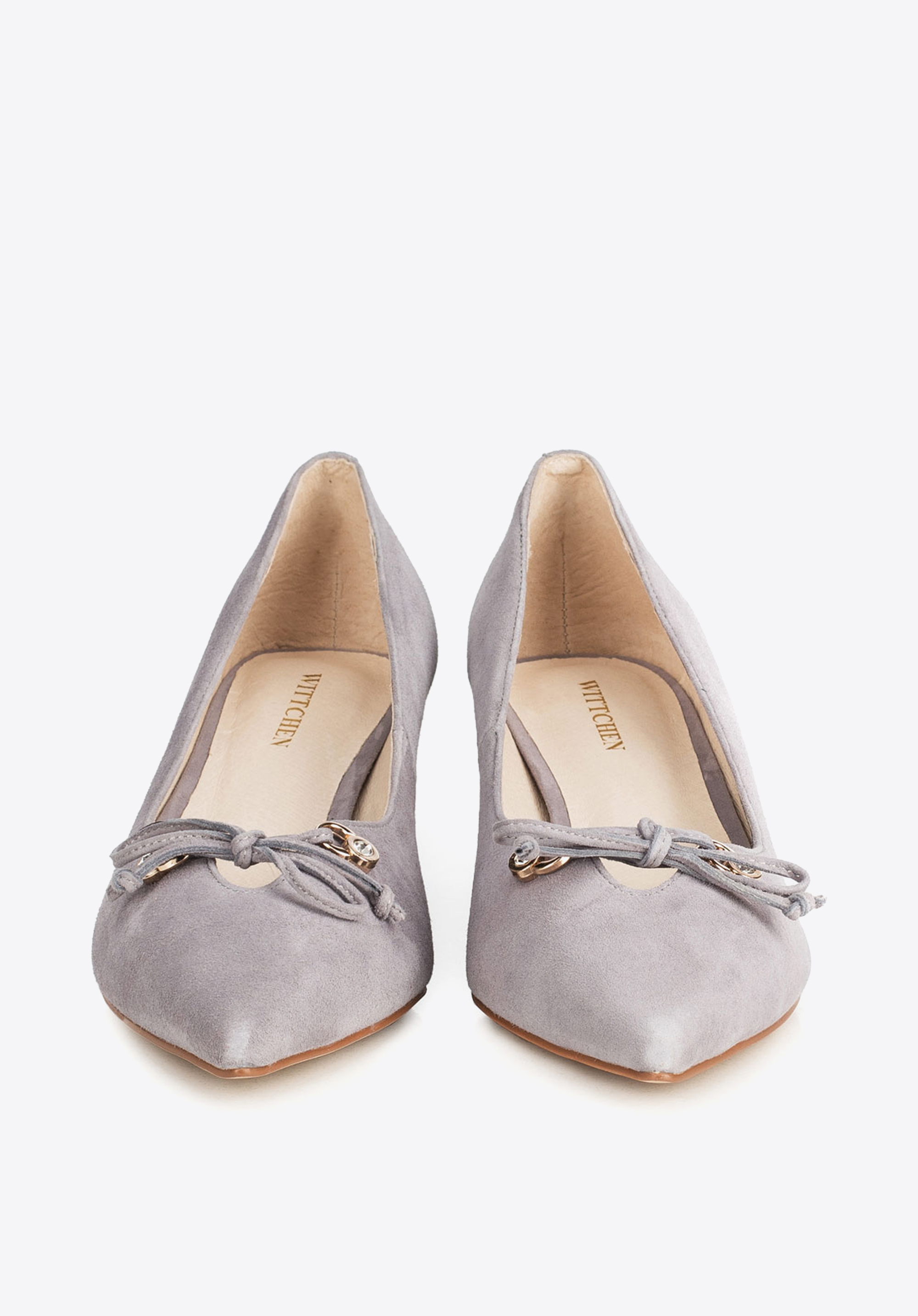 Czółenka na słupku zamszowe z  kokardką