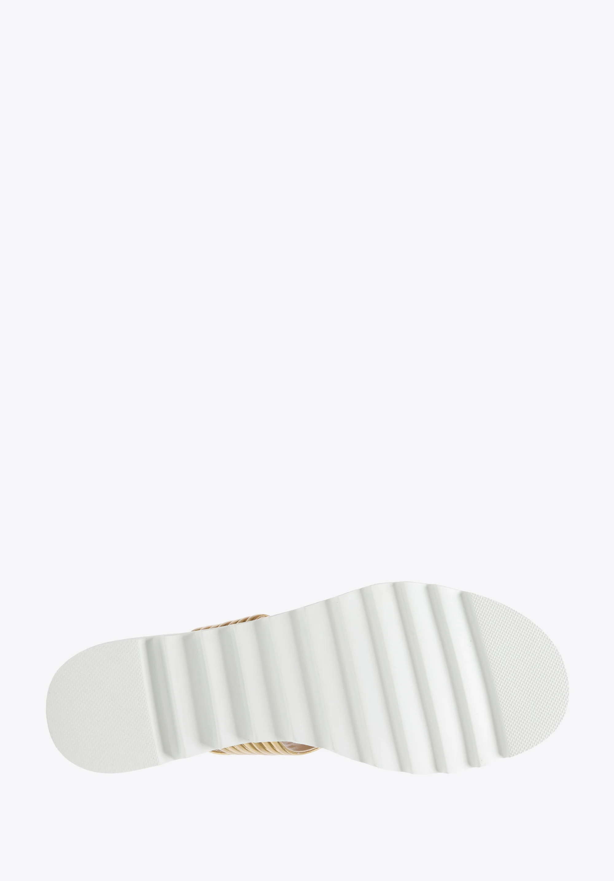 Damskie sandały z szerokimi paskami na platformie