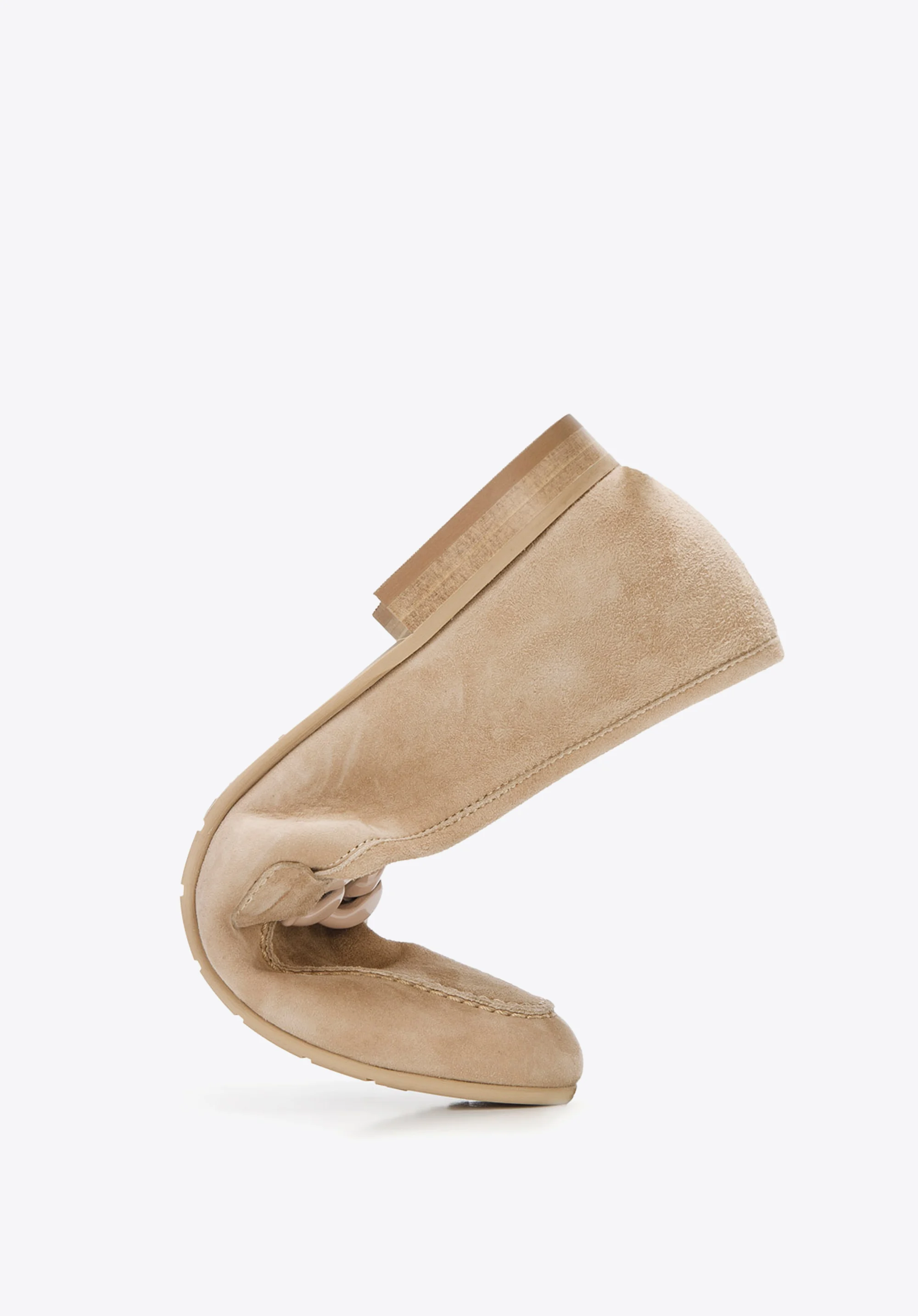 Damskie mokasyny zamszowe z łańcuchem