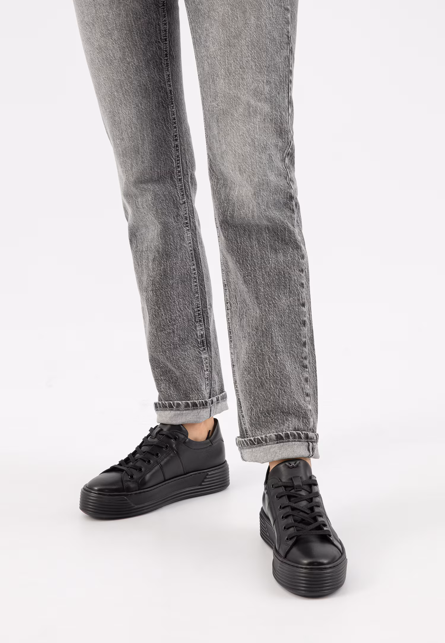 Czarne skórzane trampki damskie na grubej podeszwie