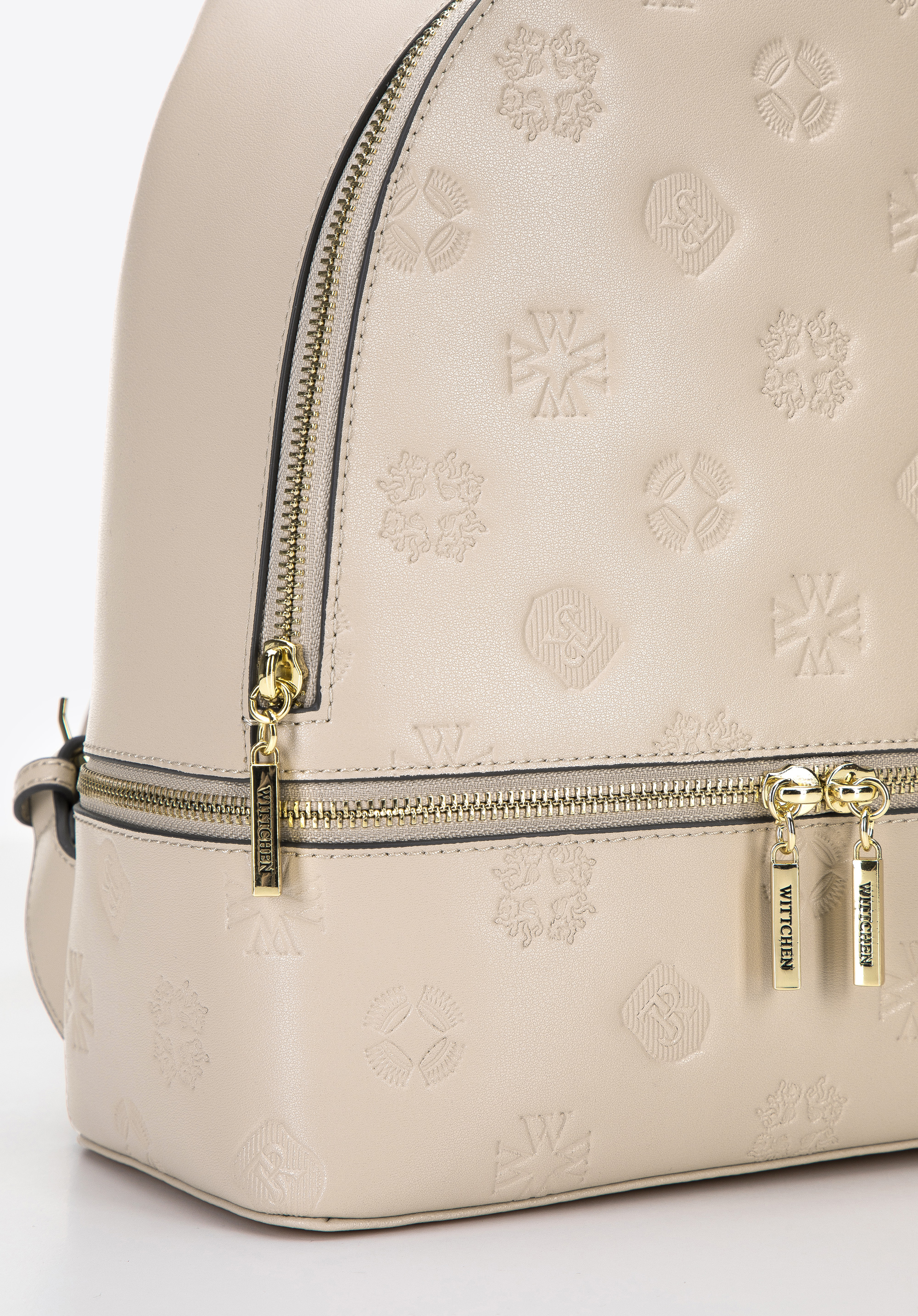 Damski plecak skórzany w monogram z poziomym suwakiem