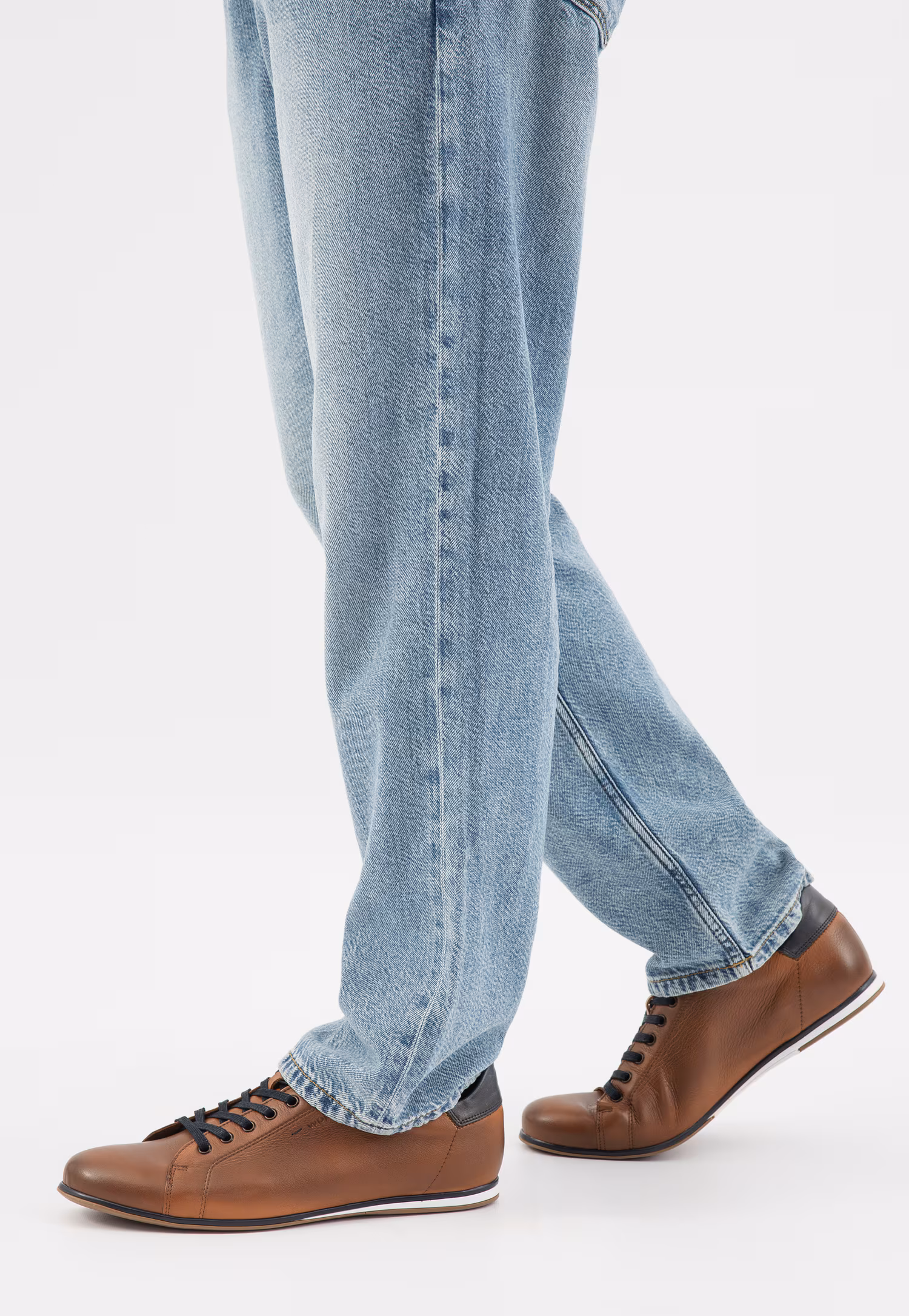 Granatowe sneakersy męskie z dwoiny welurowej