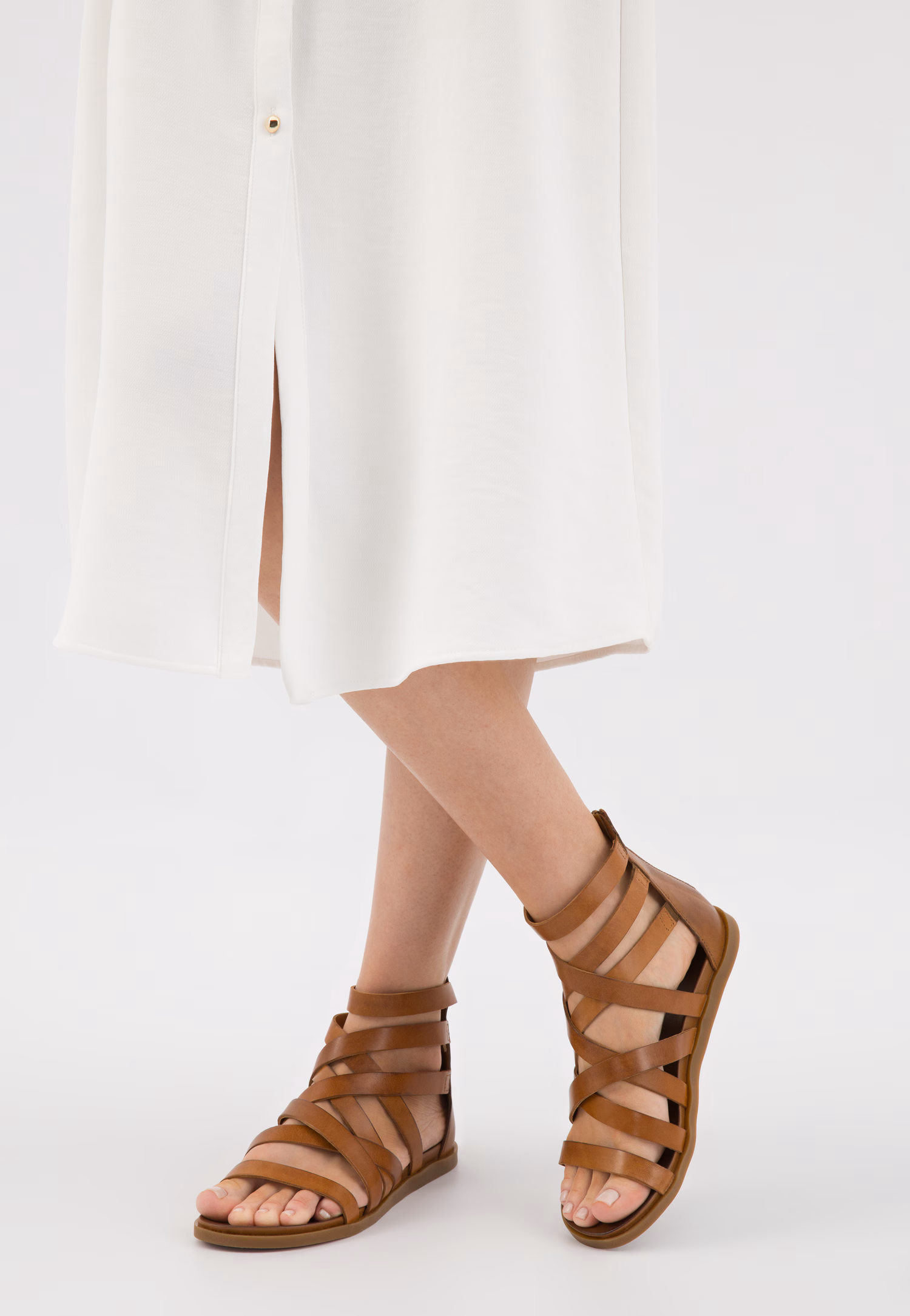 Brązowe sandały damskie z zakrytą piętą