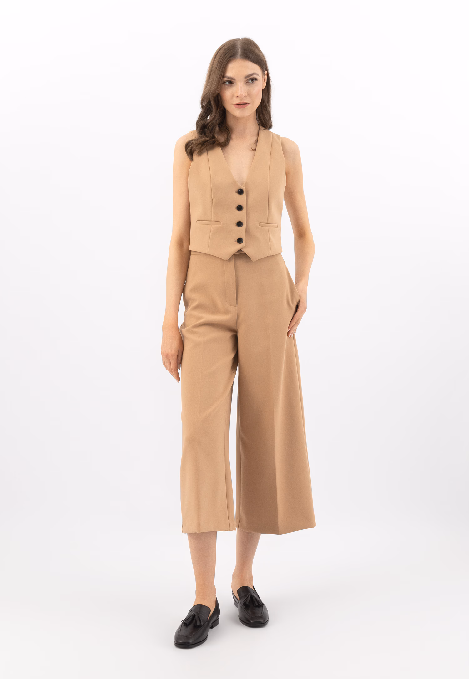 Beżowe lordsy z chwostami