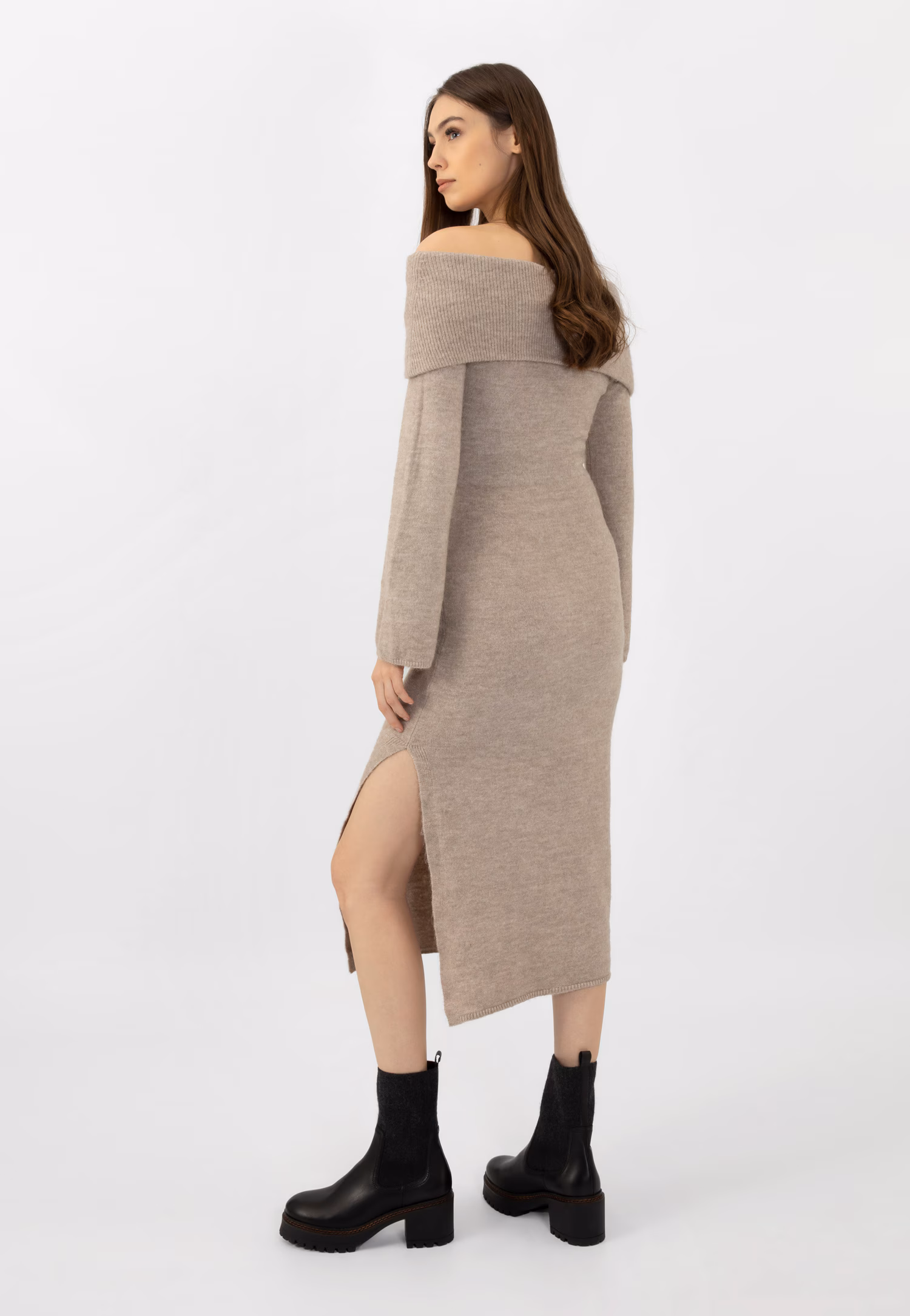 Czarne ocieplane botki ze skóry licowej i dzianiny