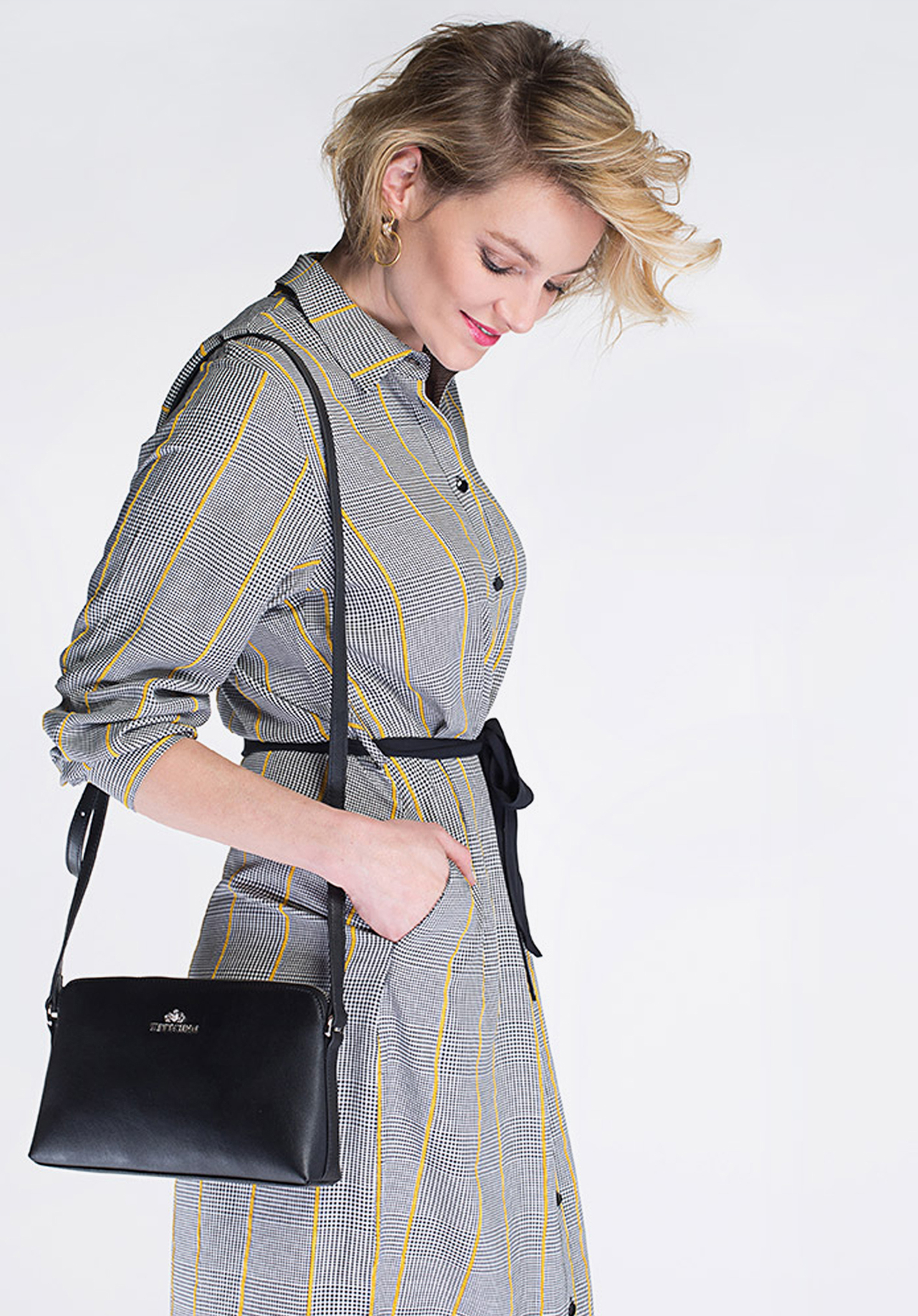 Damska listonoszka ze skóry metaliczna