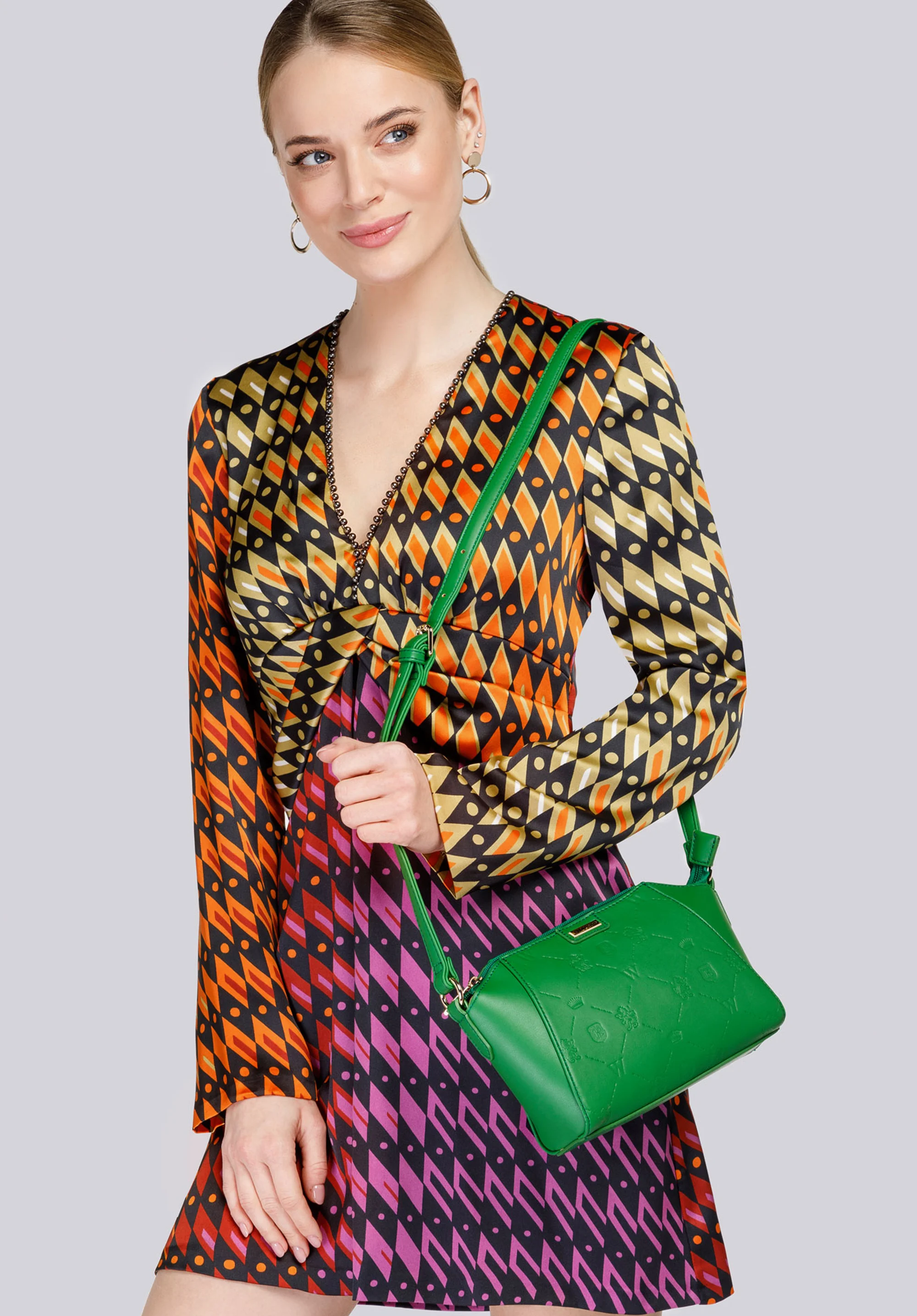 Torebka crossbody mała tłoczona w logo