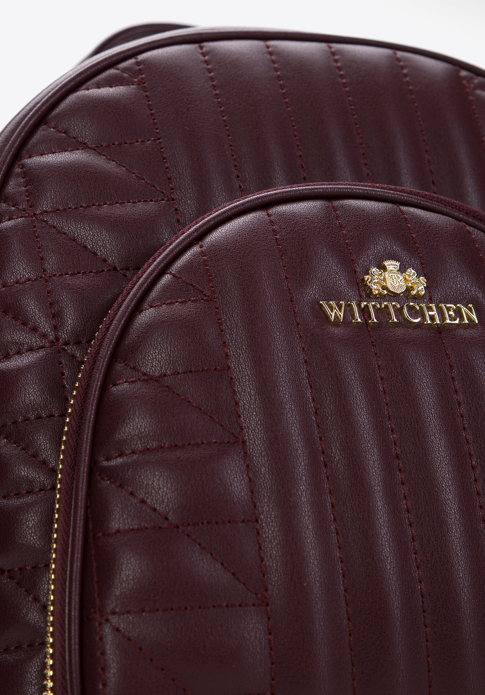 Damski plecak z pikowanej skóry z kieszenią z przodu