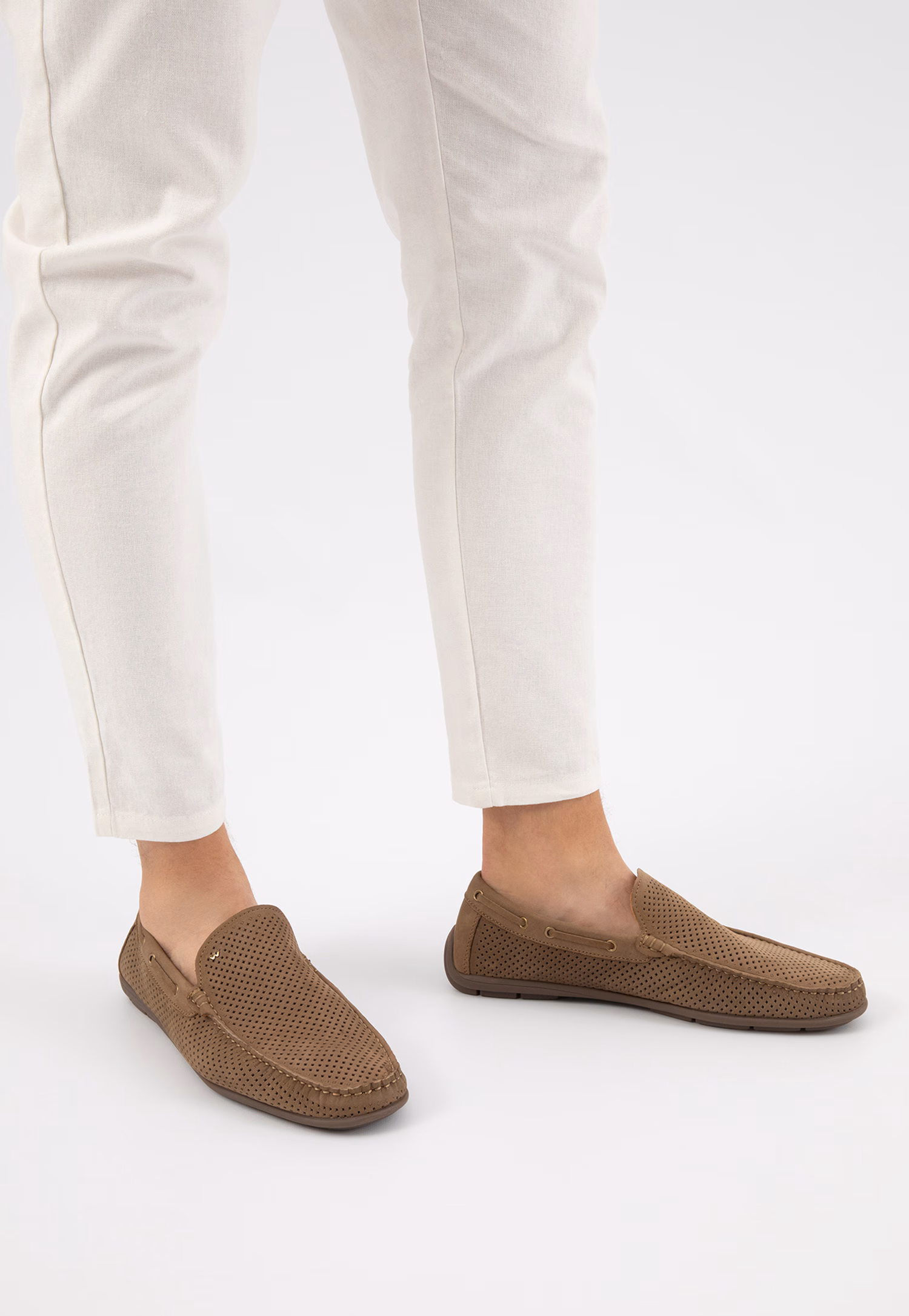 Brązowe ażurowe mokasyny męskie ze skóry licowej