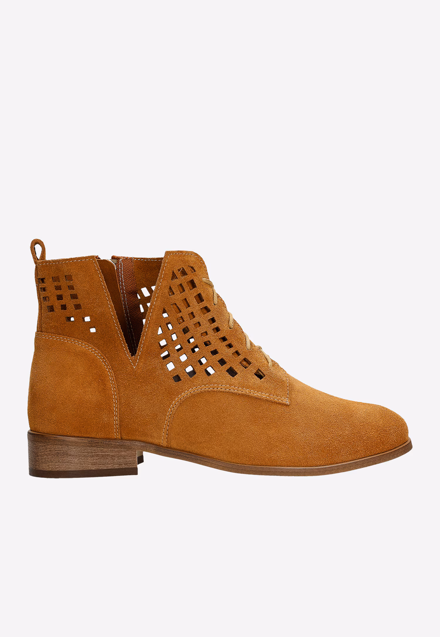 Jasnobrązowe ażurowe trzewiki damskie