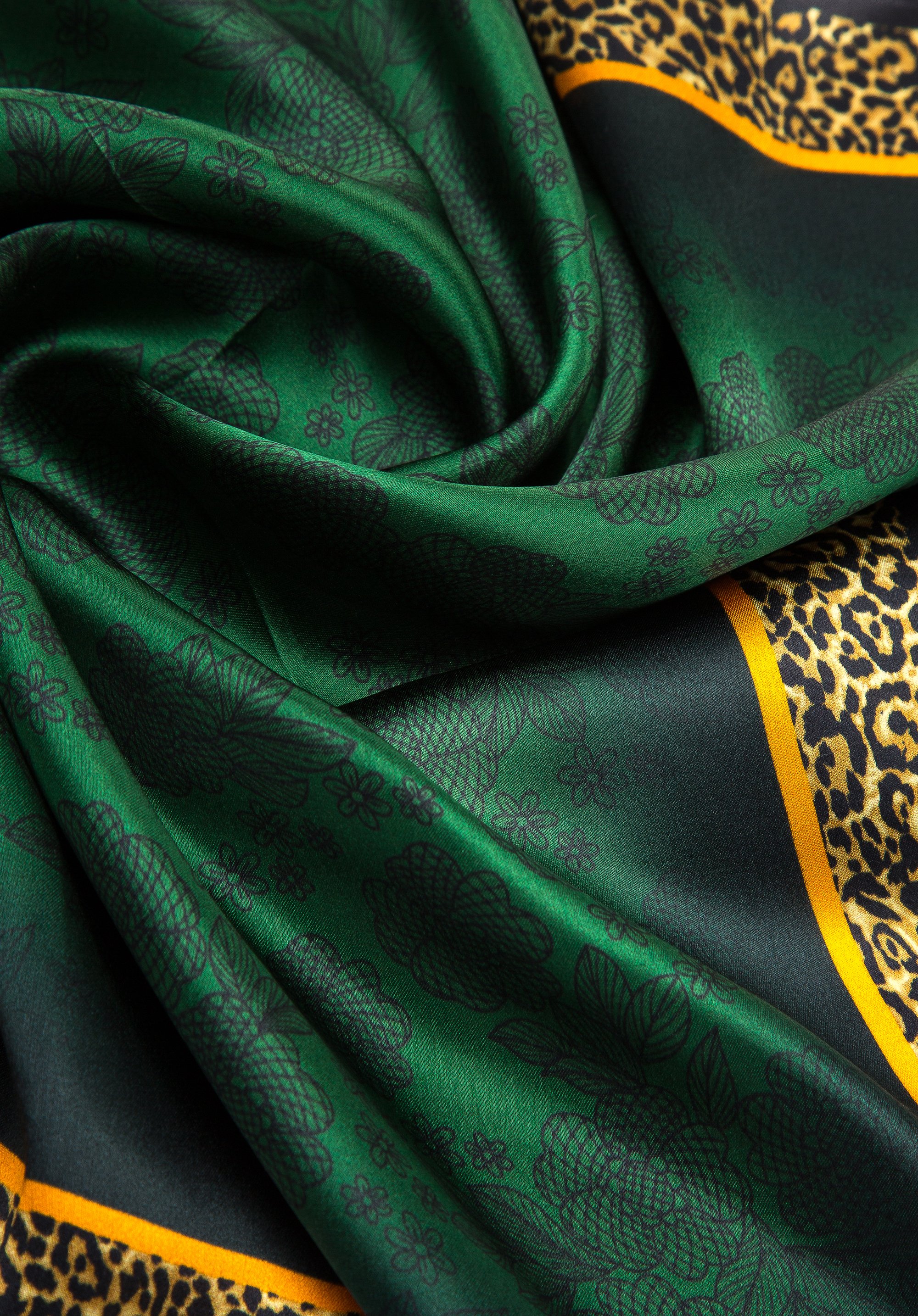 Damska apaszka jedwabna we wzory