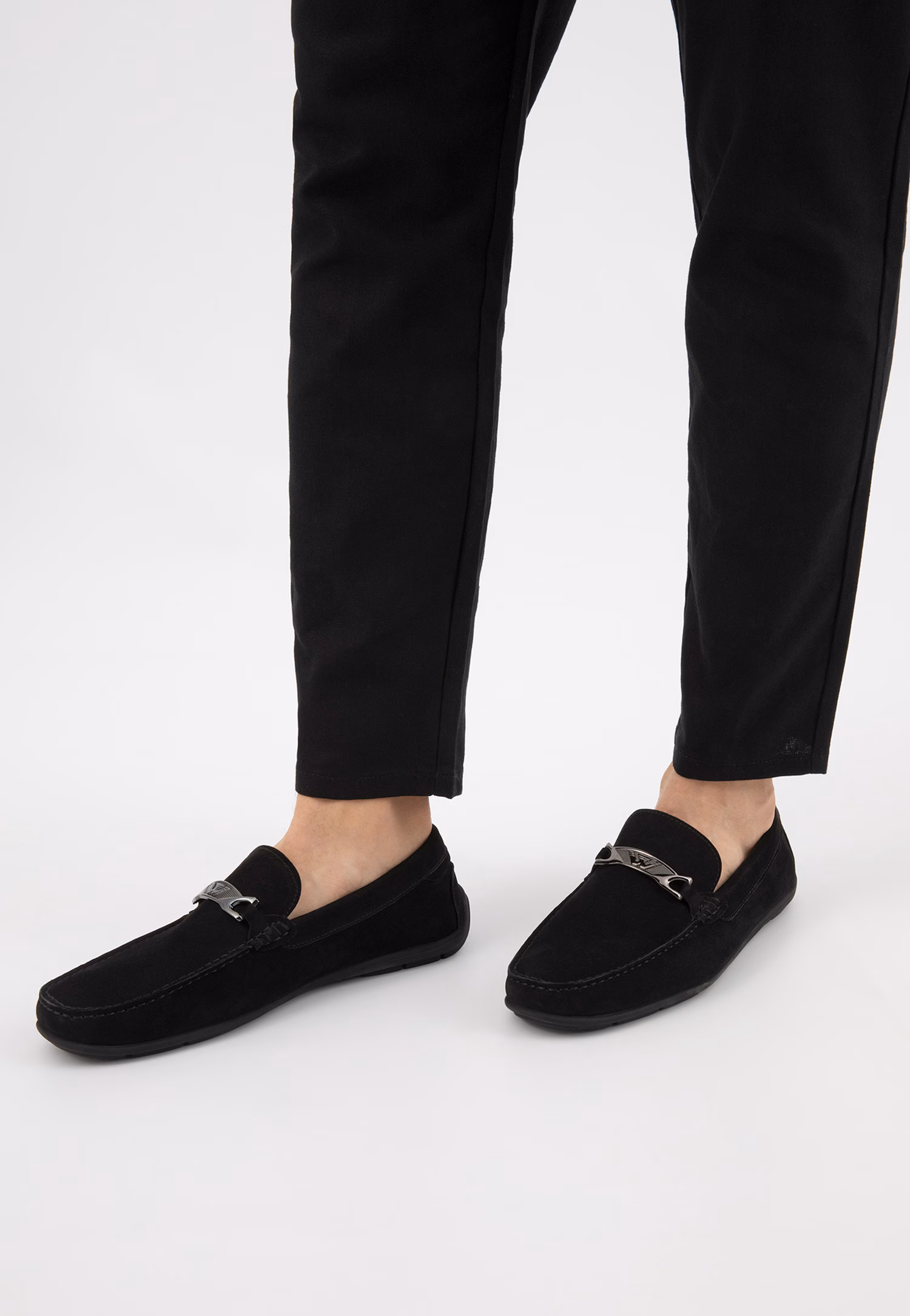 Czarne nubukowe mokasyny męskie z metalowym logo