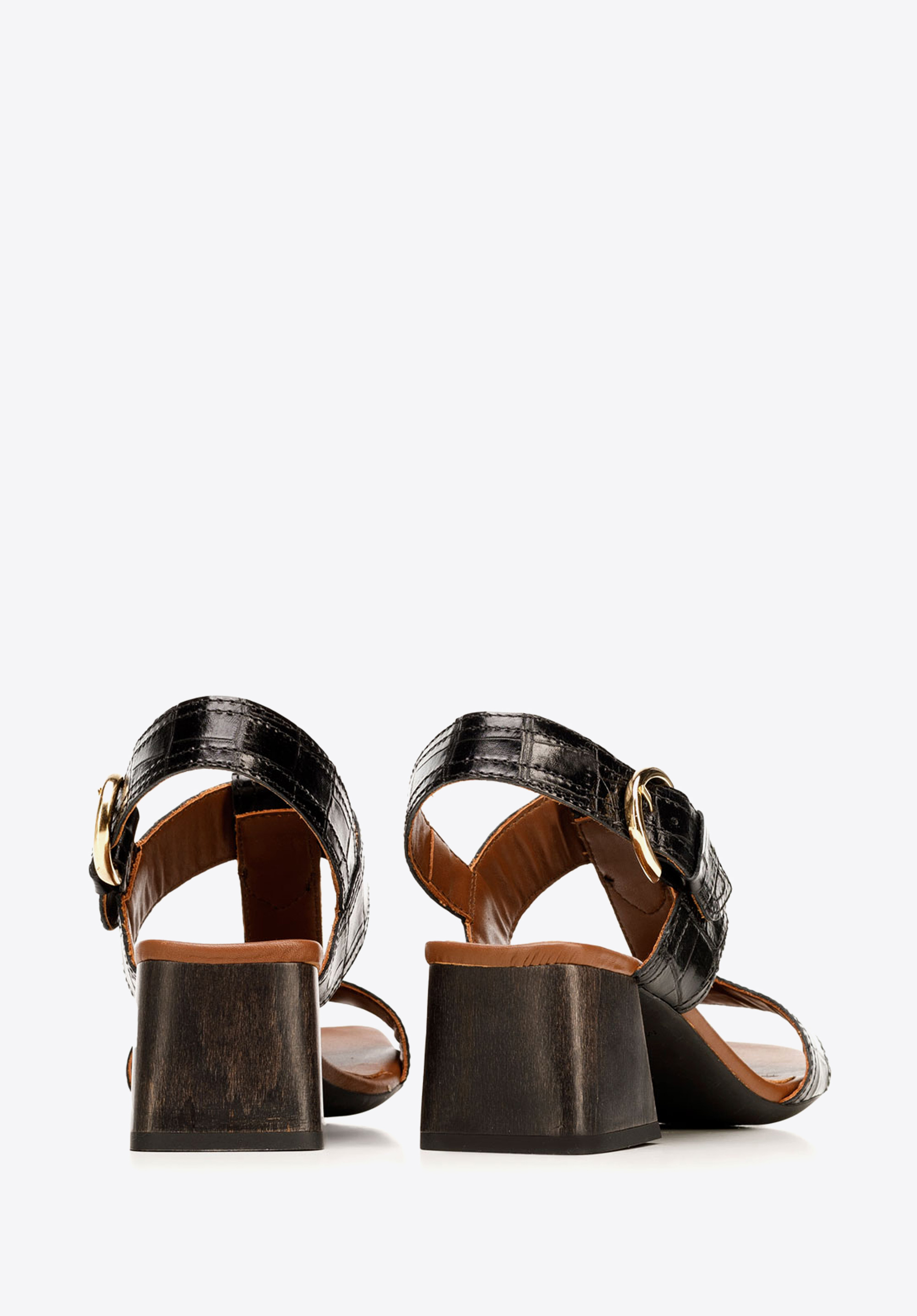 Sandały ze skóry croco na słupku