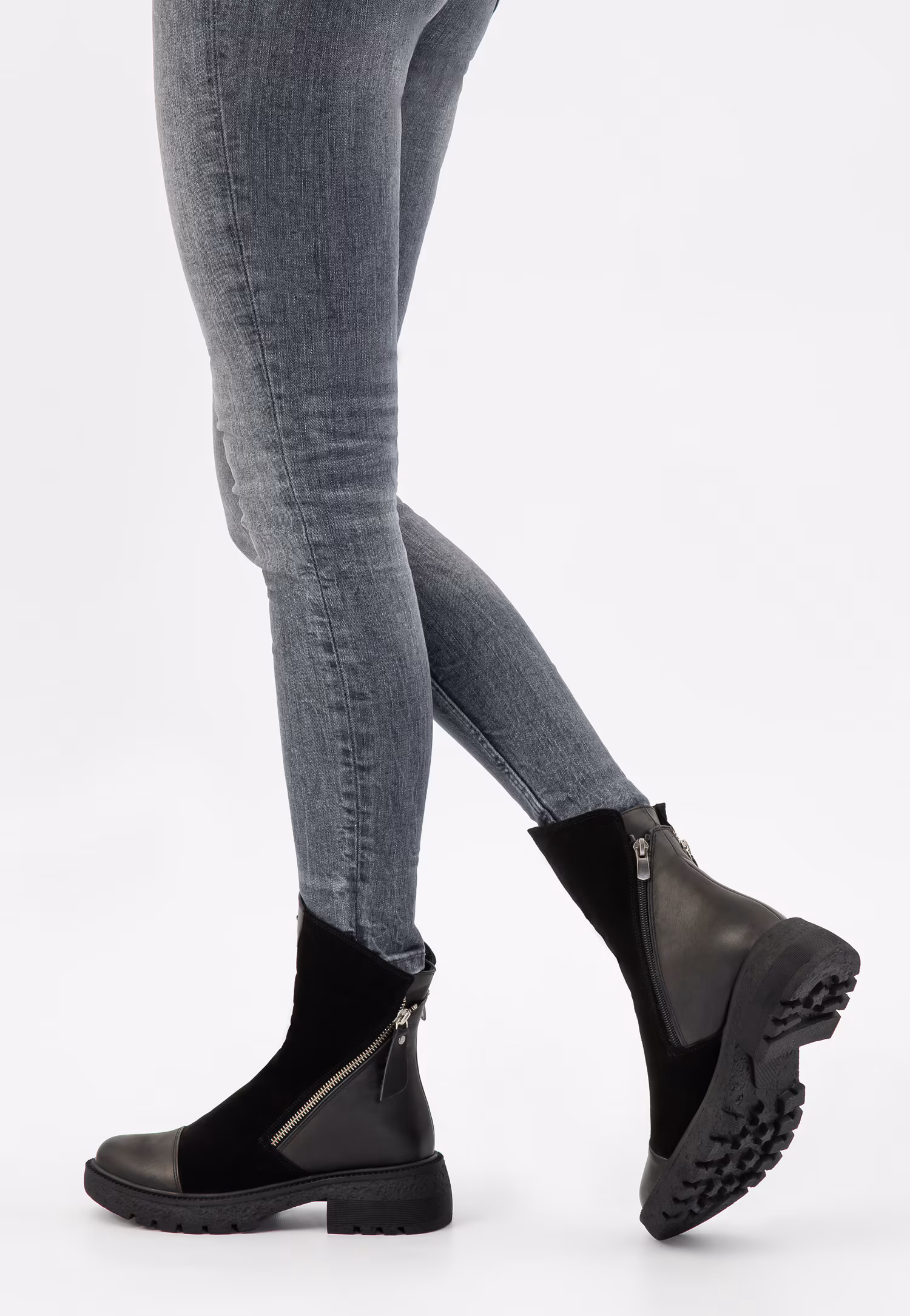 Czarne botki damskie z łączonych skór z ozdobnym zamkiem