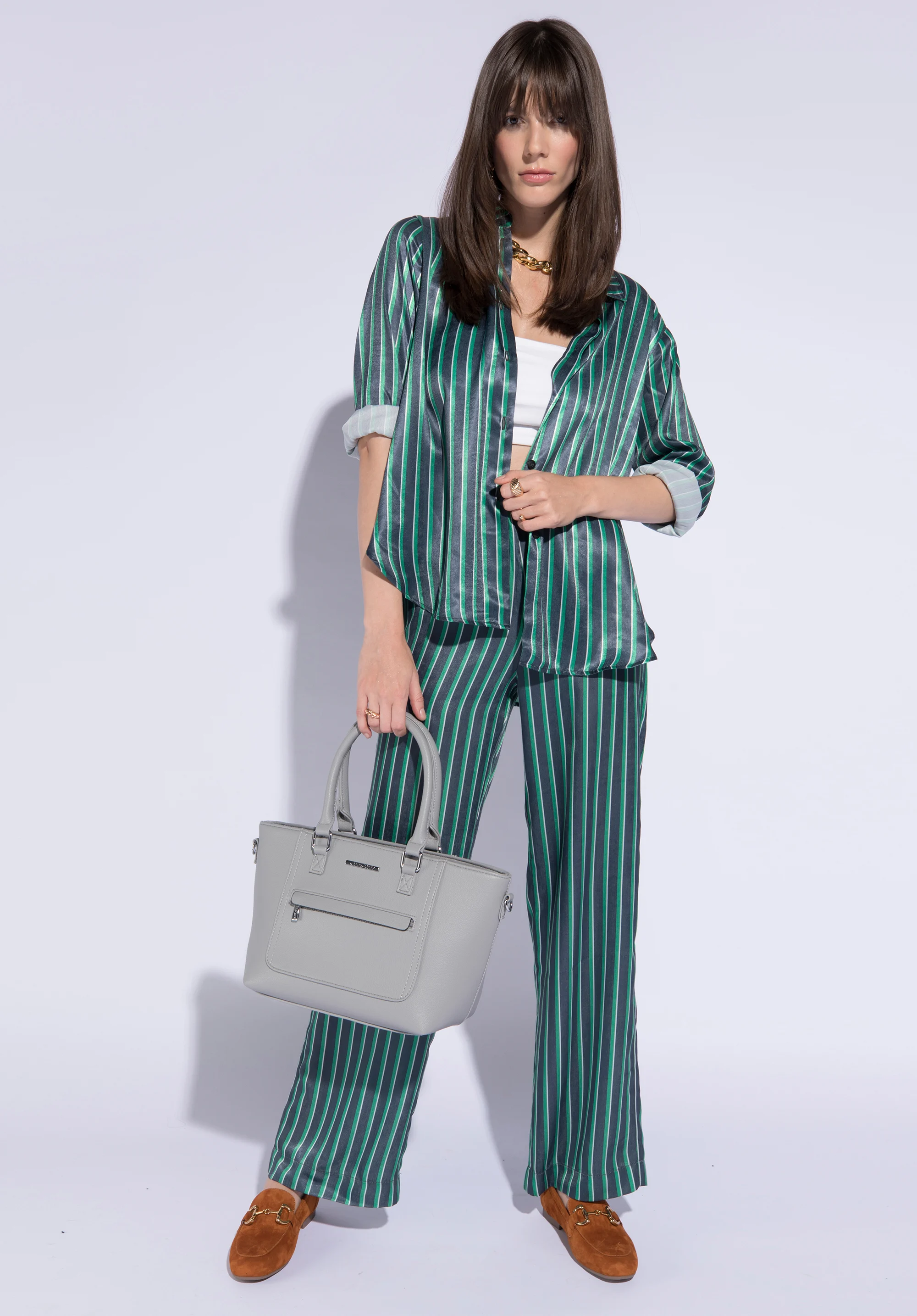 Torebka kuferek z płaską kieszenią z przodu