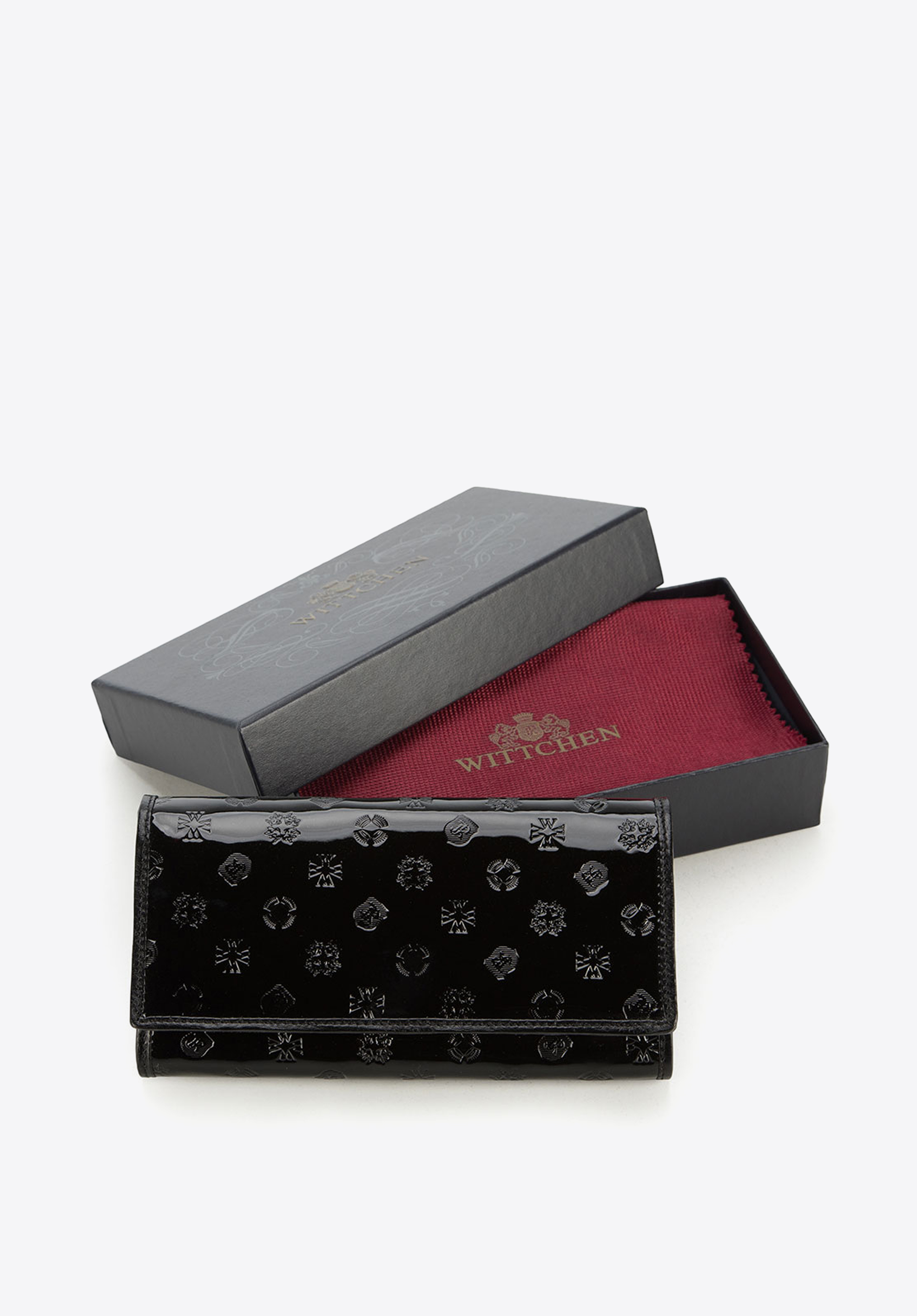 Damski portfel skórzany lakierowany z monogramem