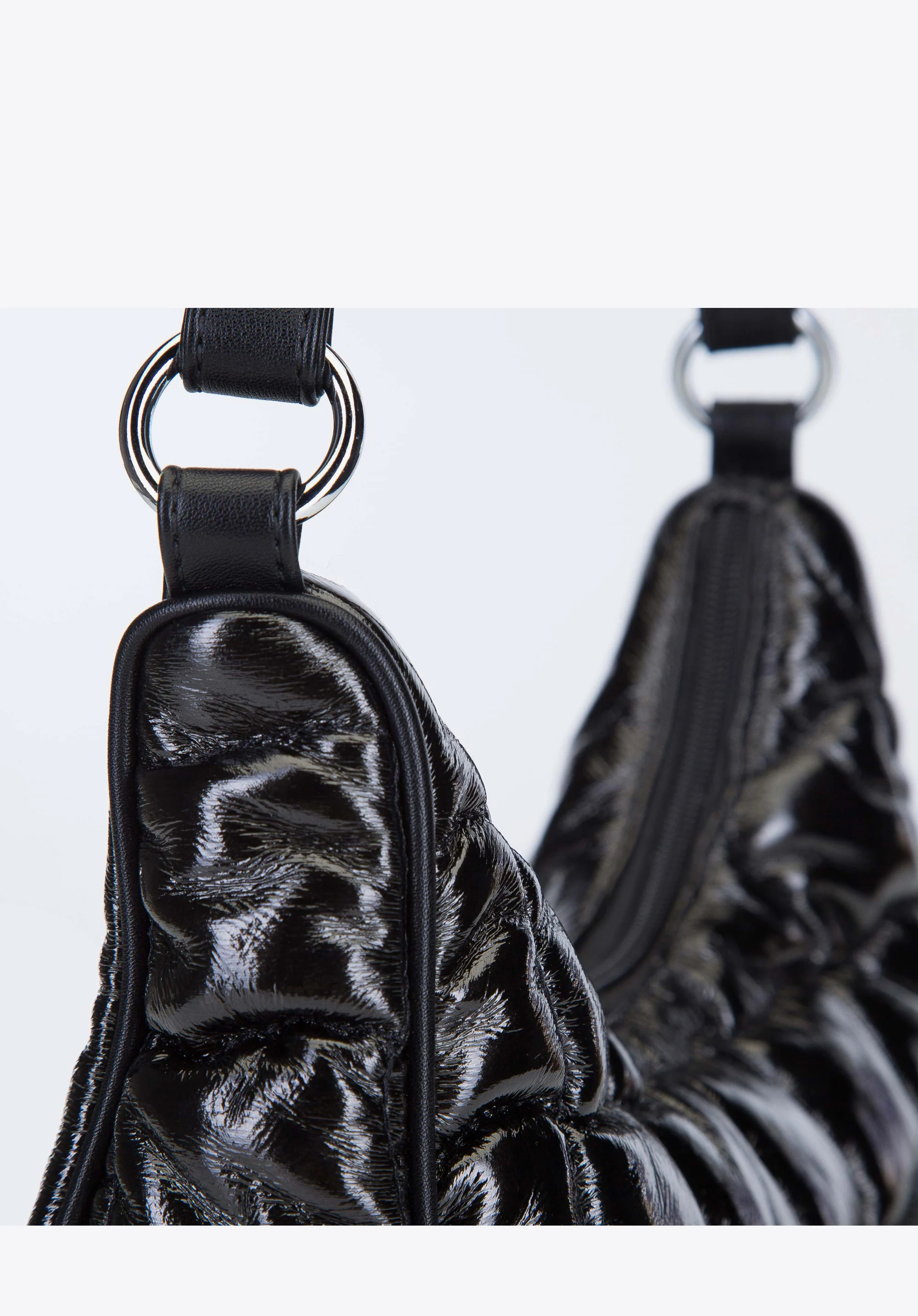 Torebka baguette pikowana z połyskiem