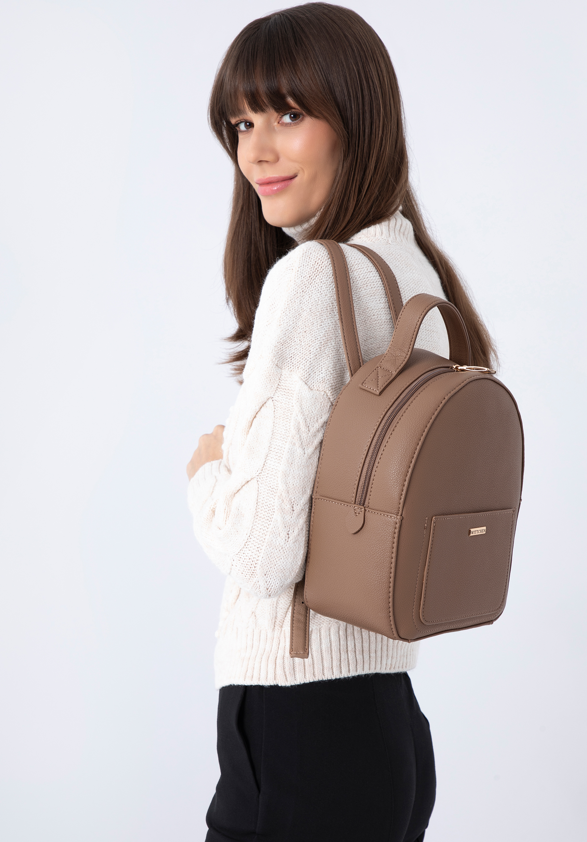 Damski plecak z ekoskóry zaokrąglony mały