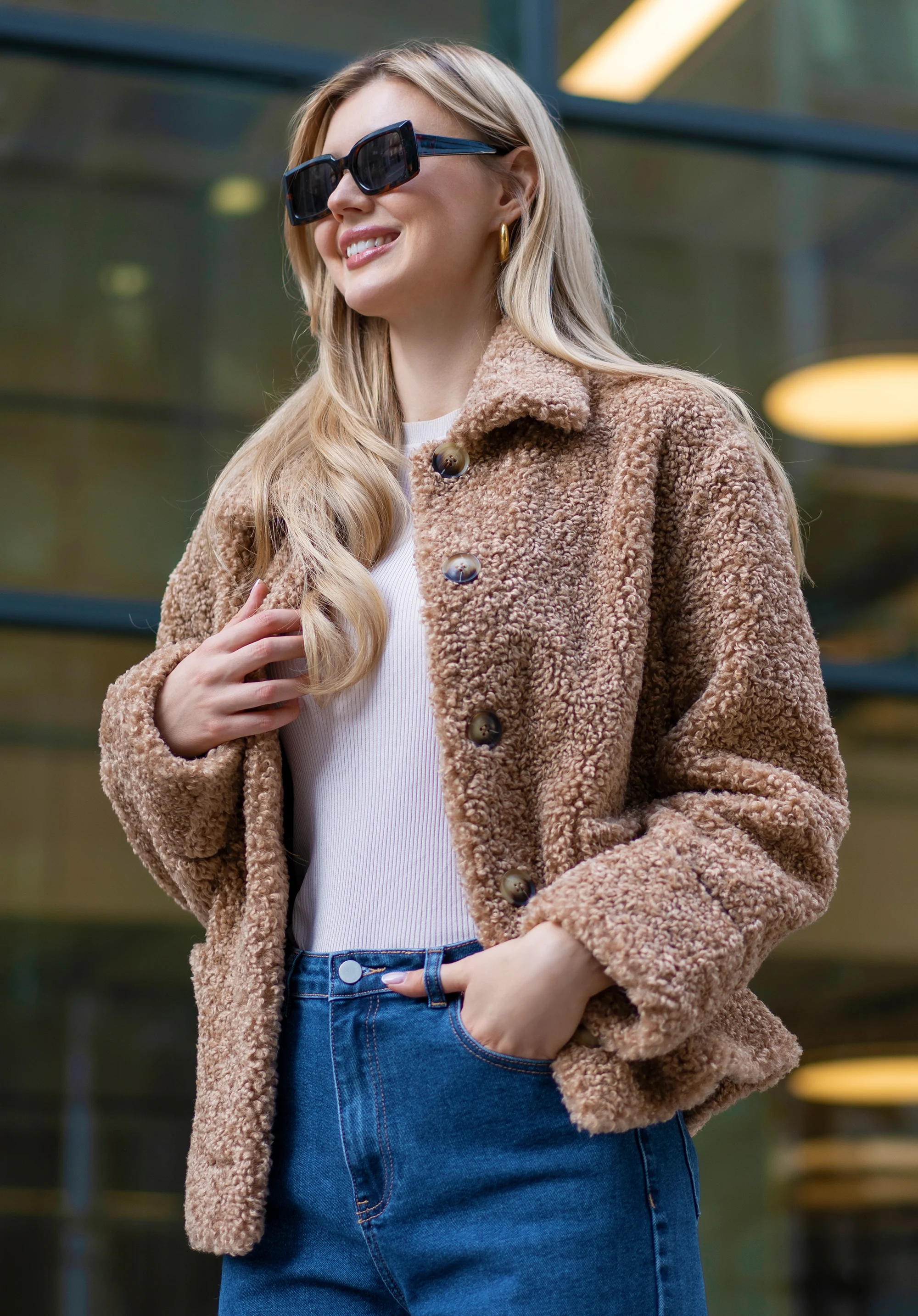 Damska kurtka ze sztucznego baranka