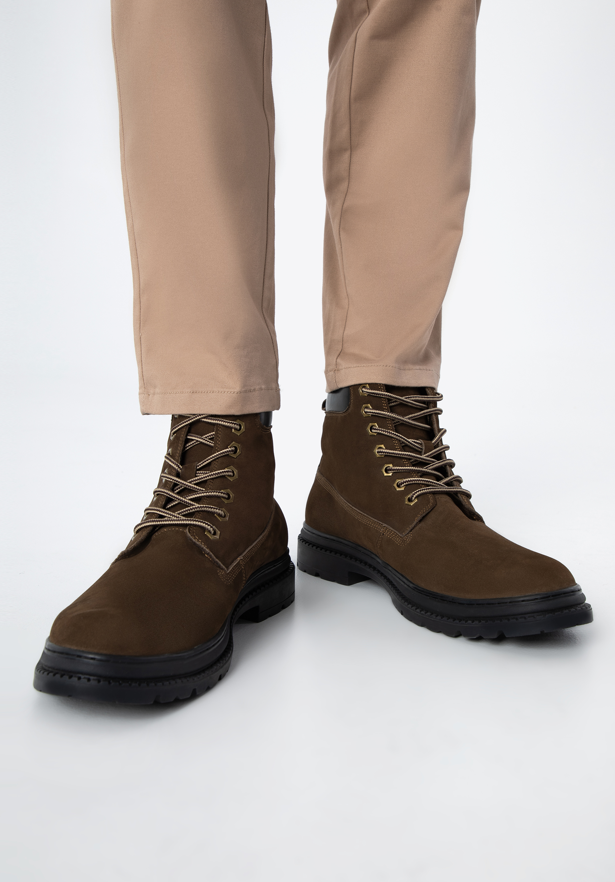 Męskie trapery nubukowe sznurowane