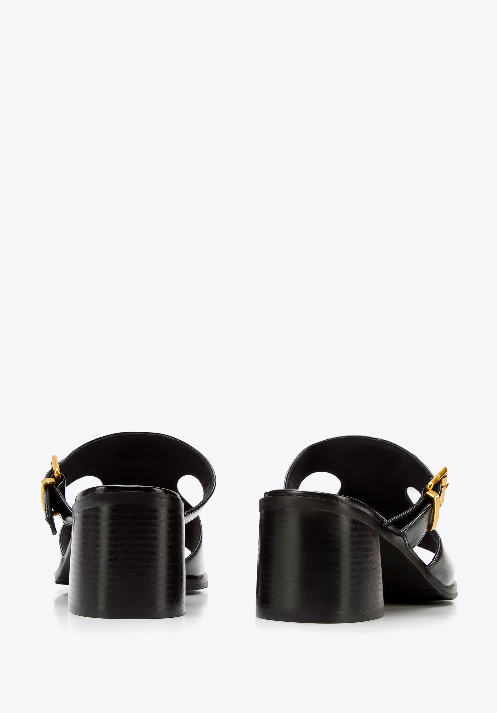 Klapki skórzane na słupku ze sprzączką