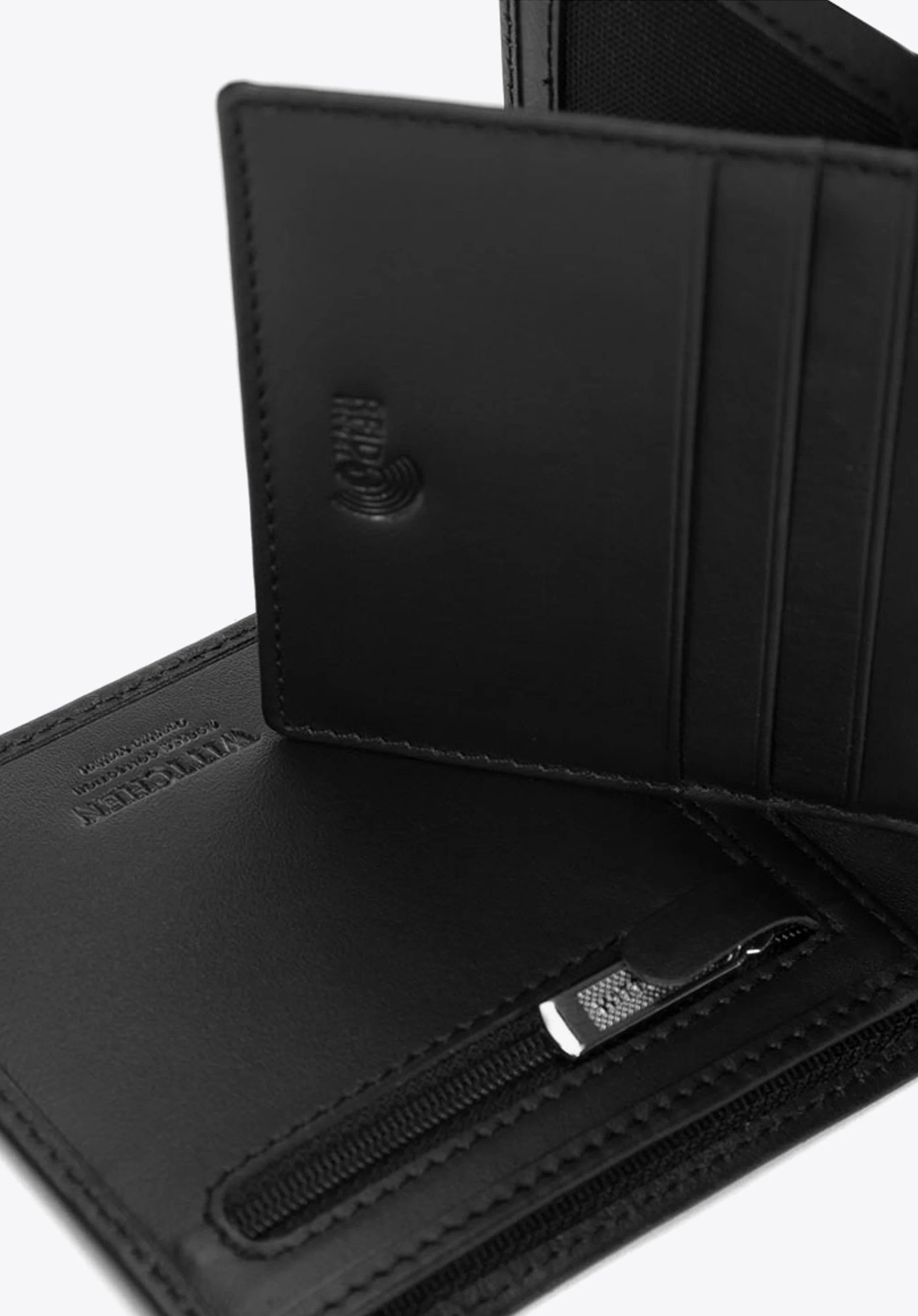 Portfel skórzany z naszywką z logo średni