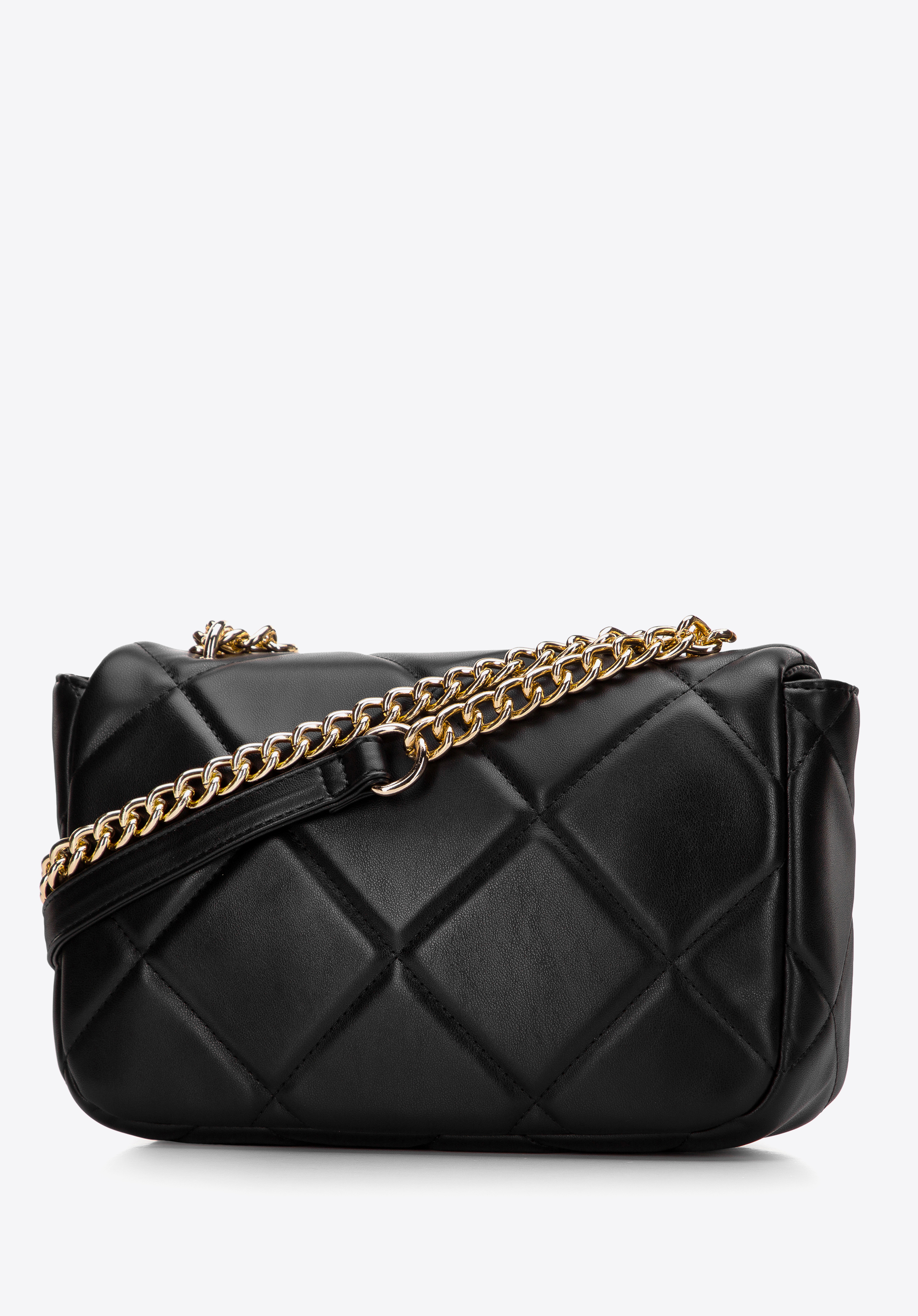 Damska torebka pikowana w kwadraty na łańcuszku