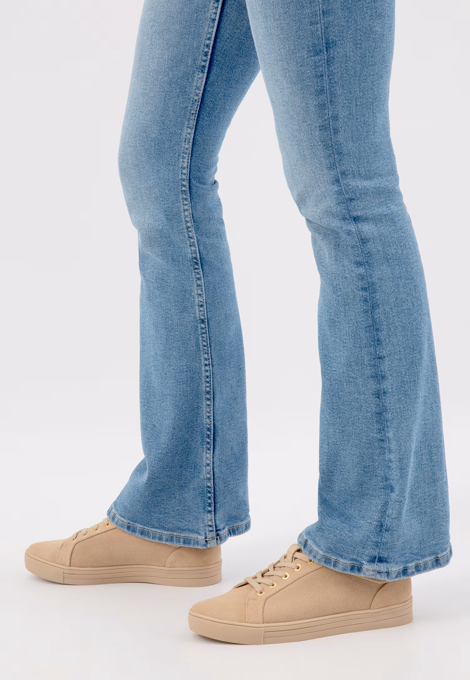 Białe trampki damskie ze skóry licowej