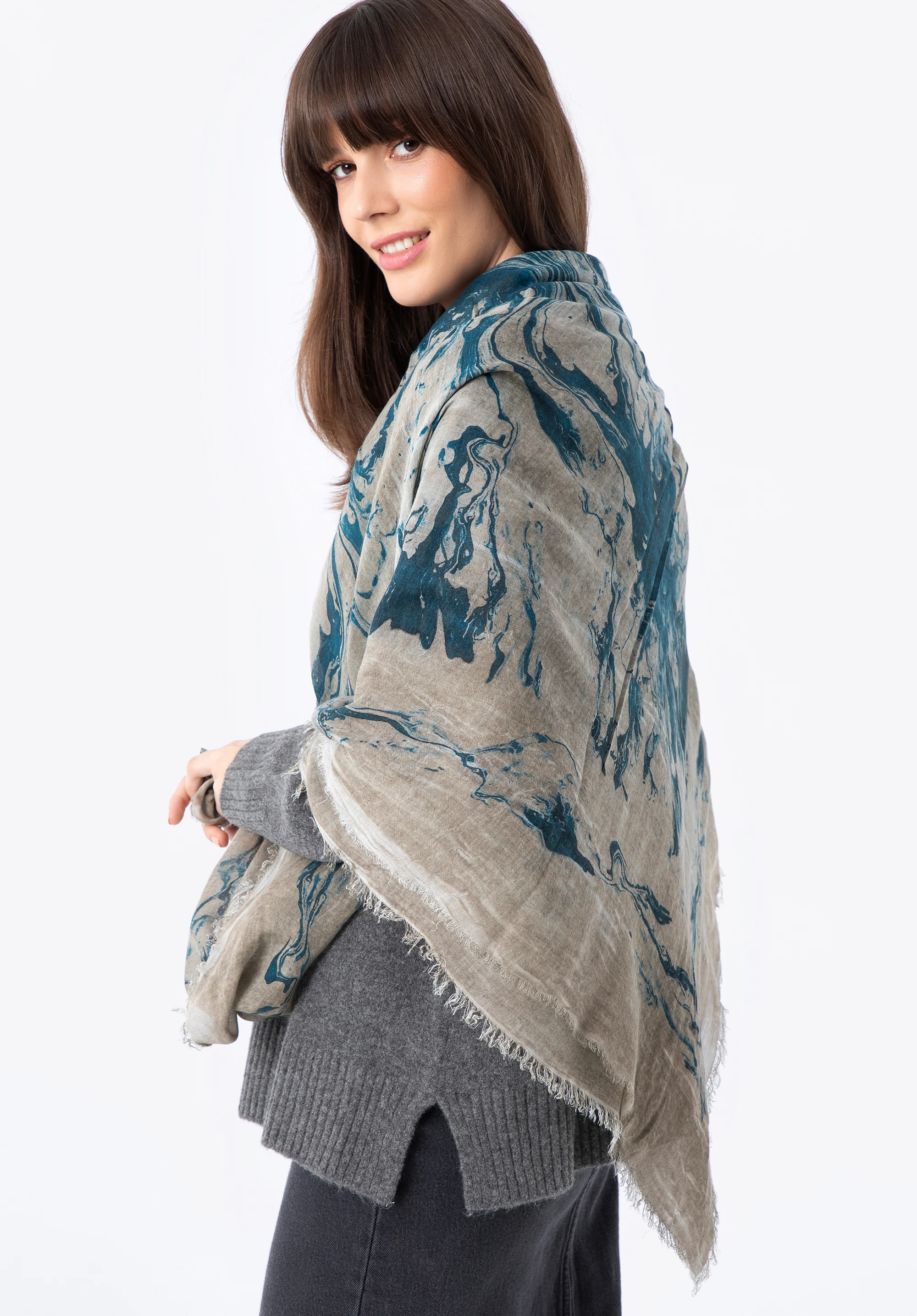 Damski szal w nieregularny wzór
