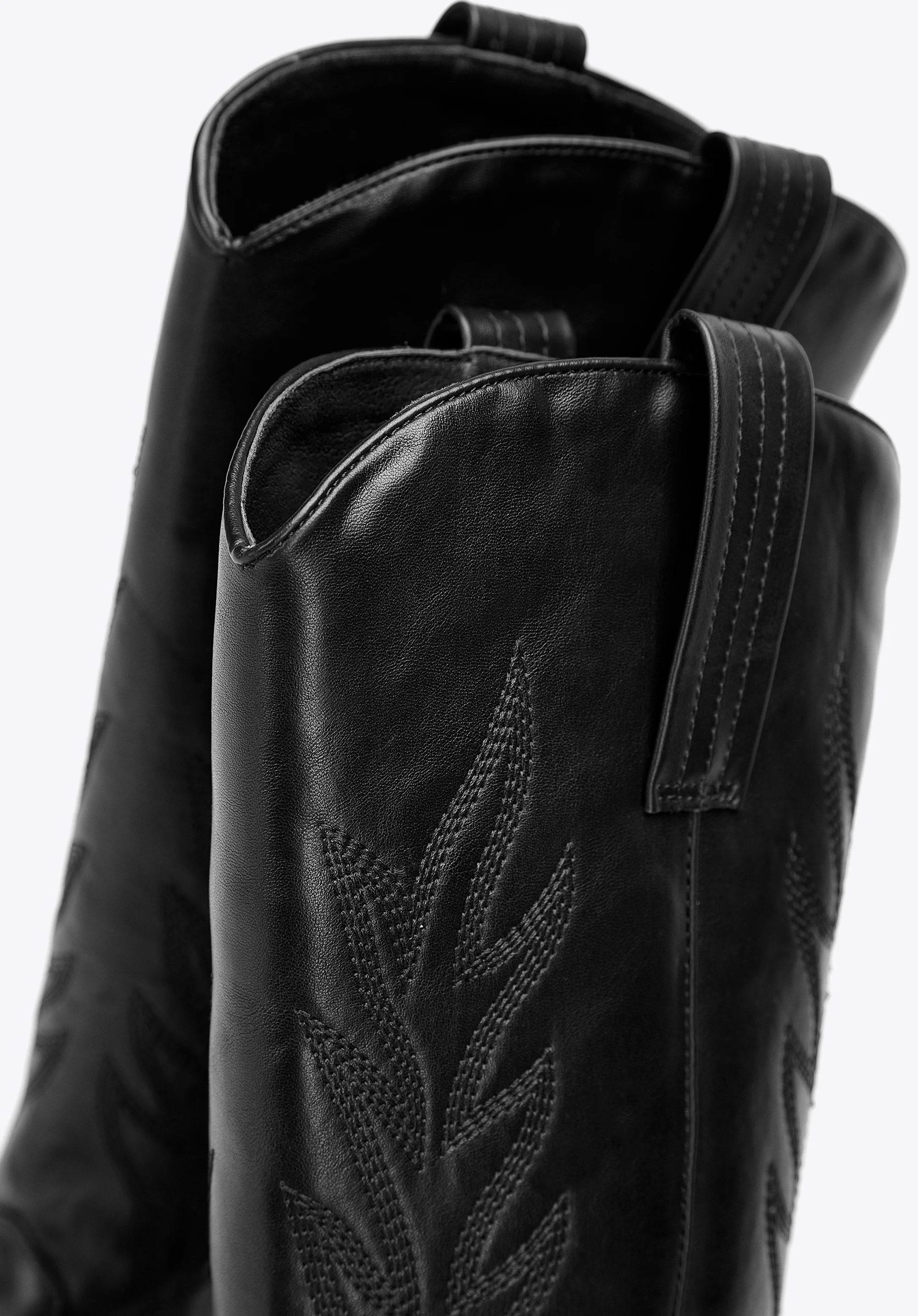 Damskie kowbojki z haftem wysokie