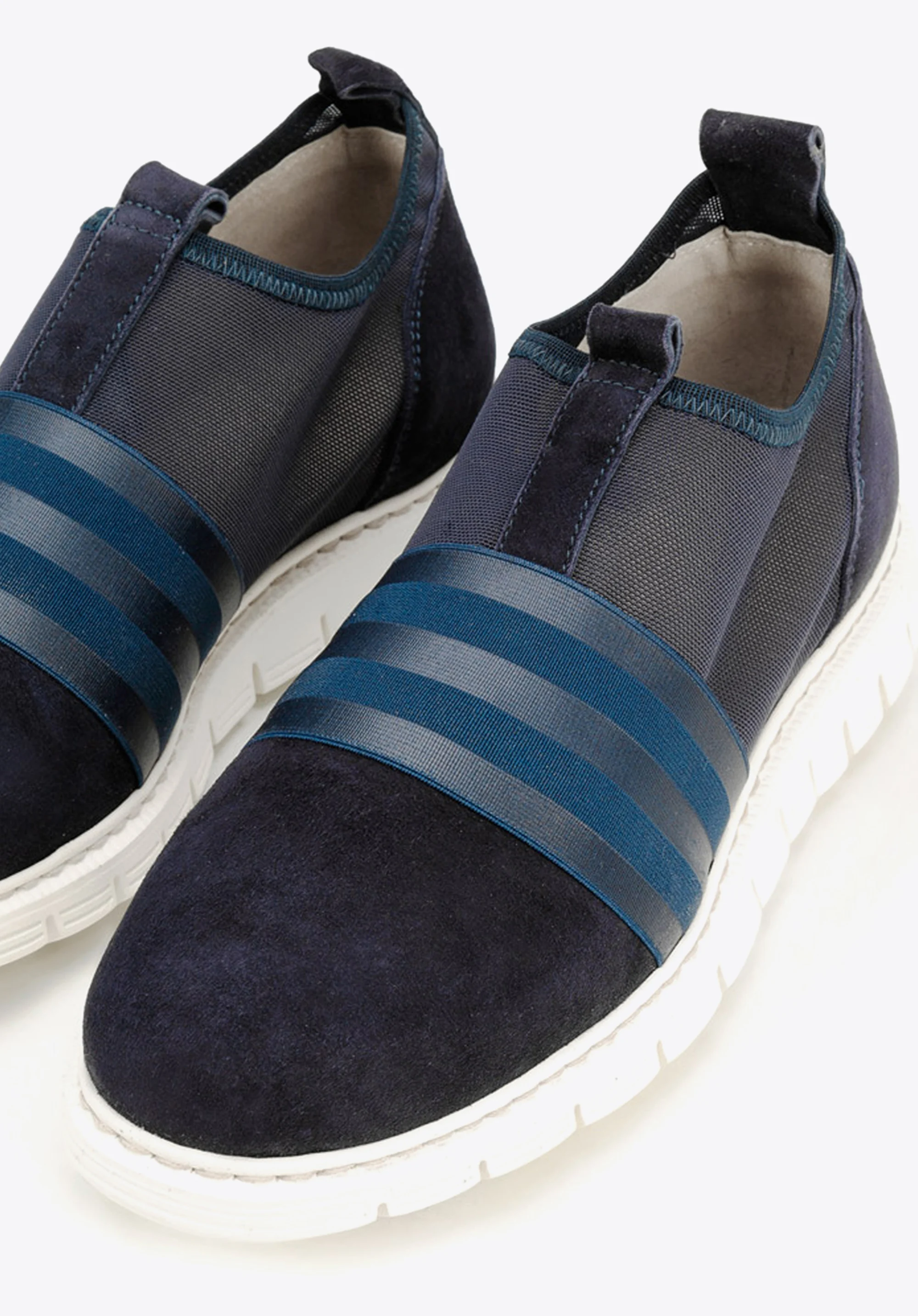 Damskie sneakersy zamszowe z gumką