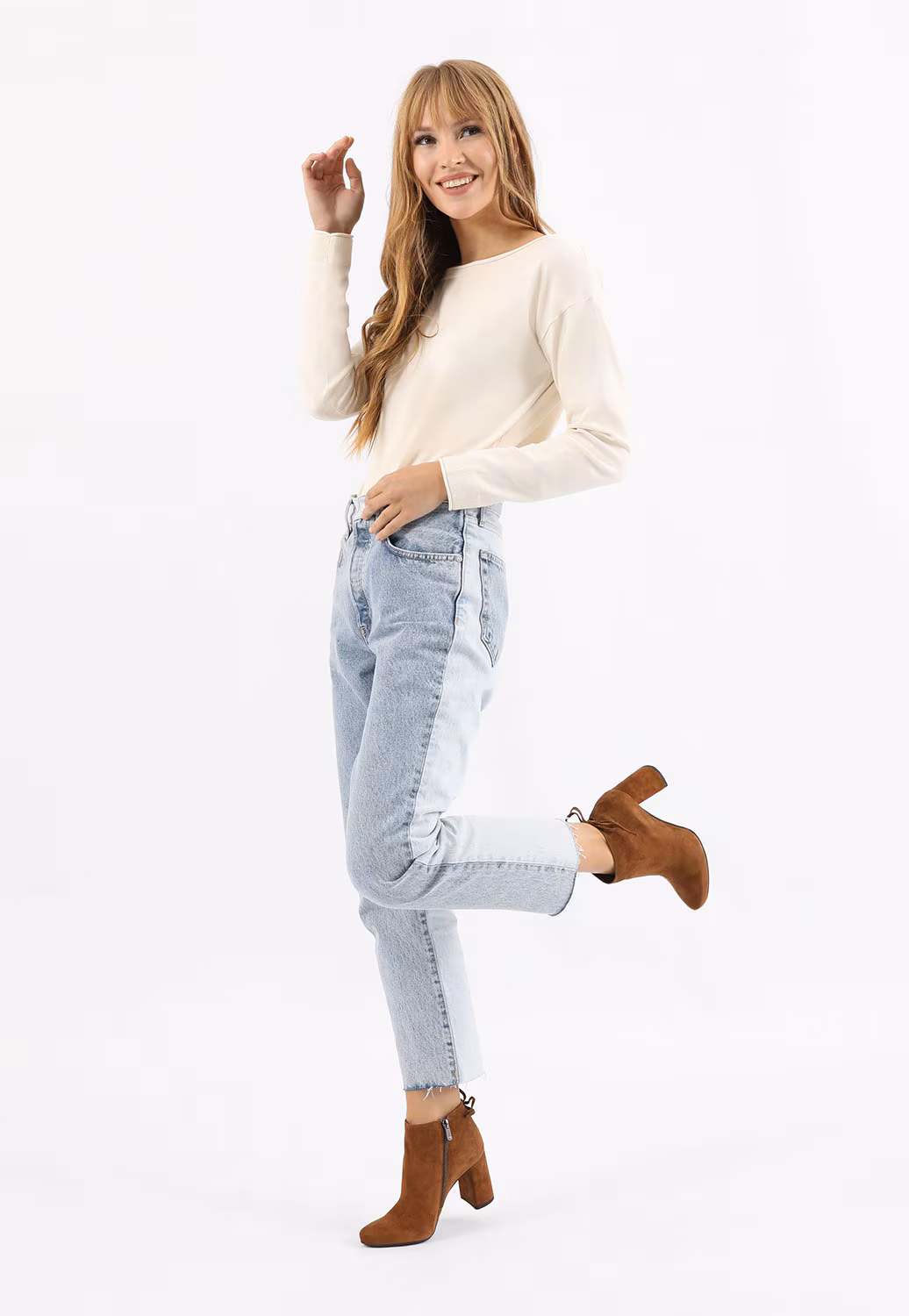 Jasnobrązowe welurowe botki damskie na słupku