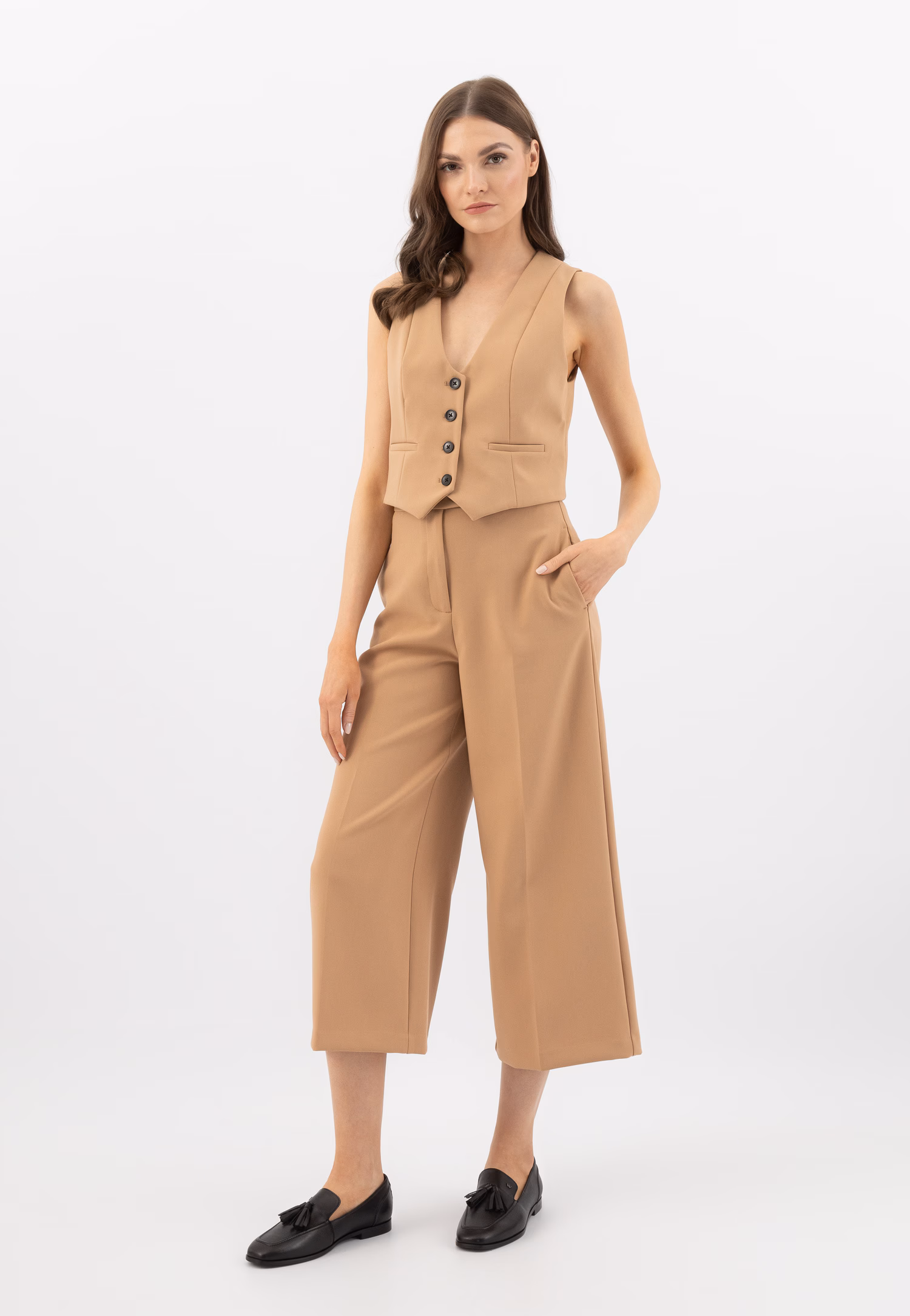 Beżowe lordsy z chwostami