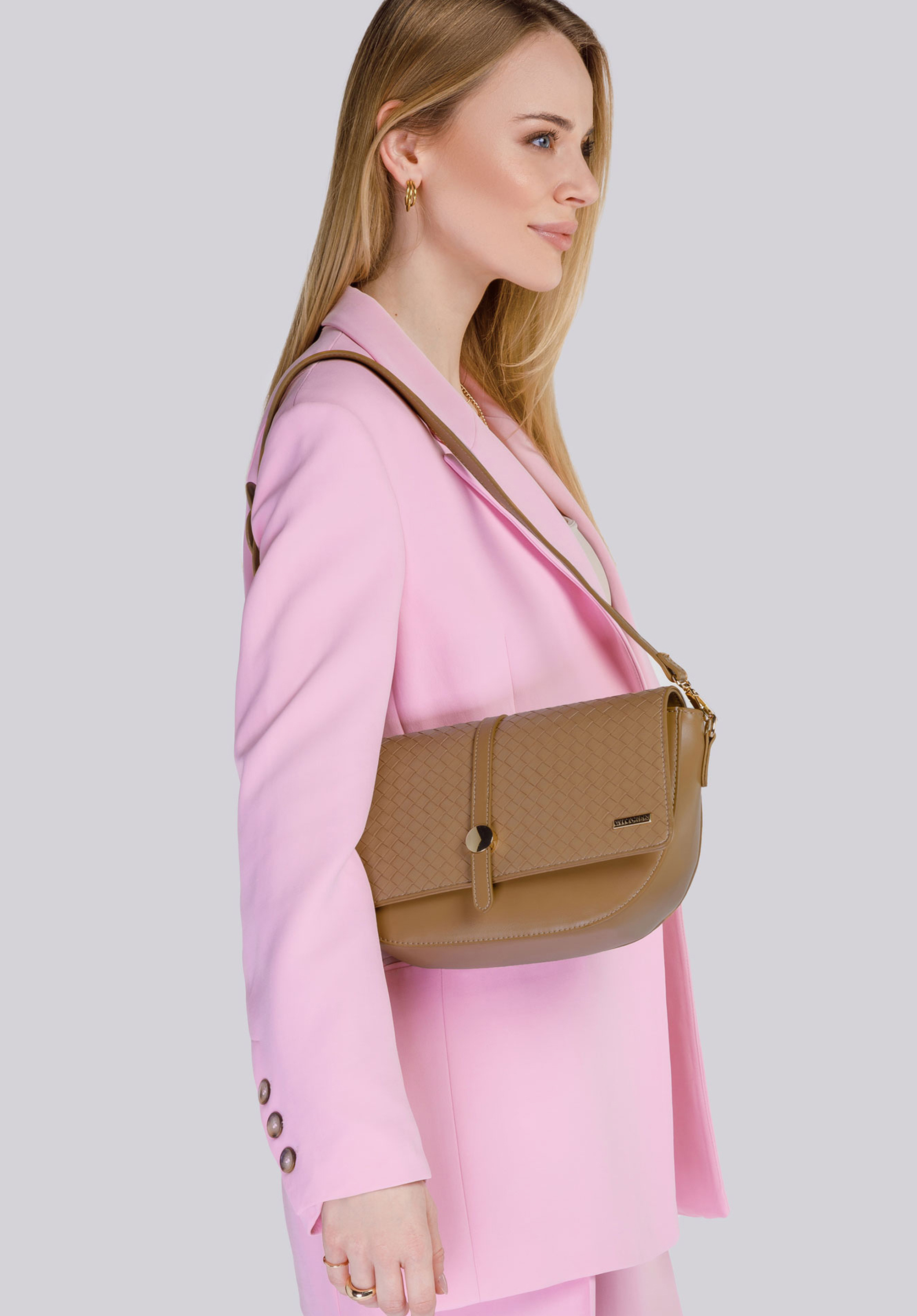 Torebka półksiężyc z plecionką