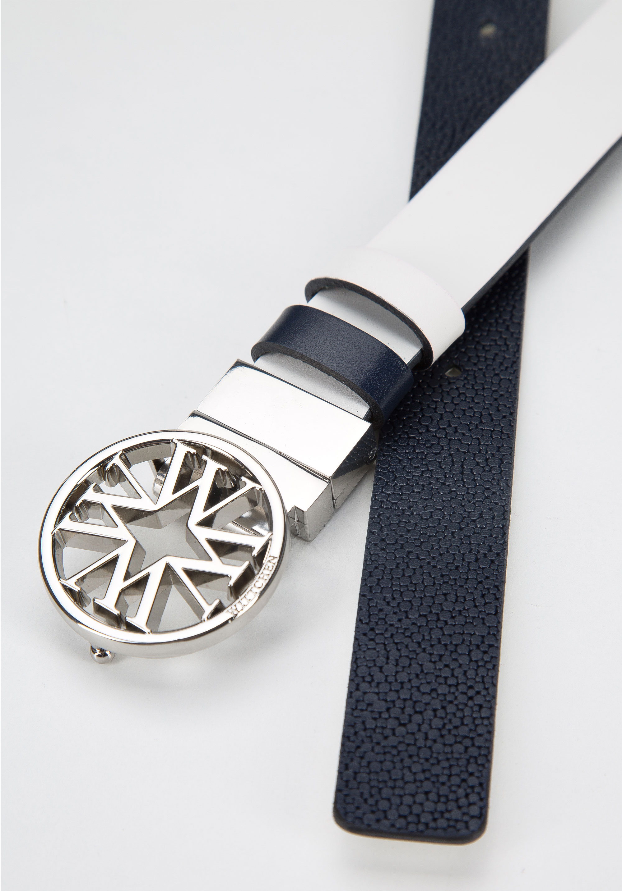 Damski pasek skórzany dwustronny z klamrą z monogramem