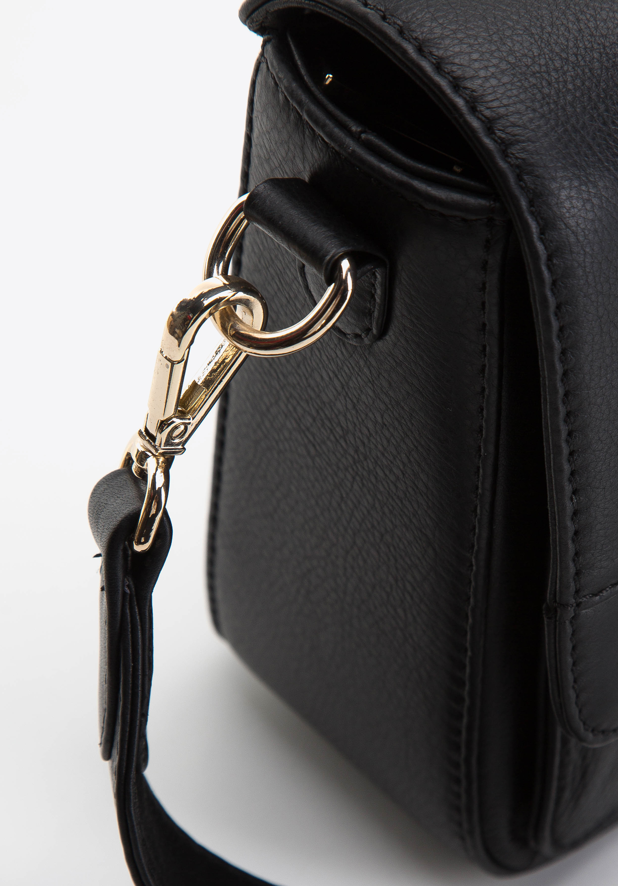 Damska listonoszka skórzana z przeszyciami trzykomorowa