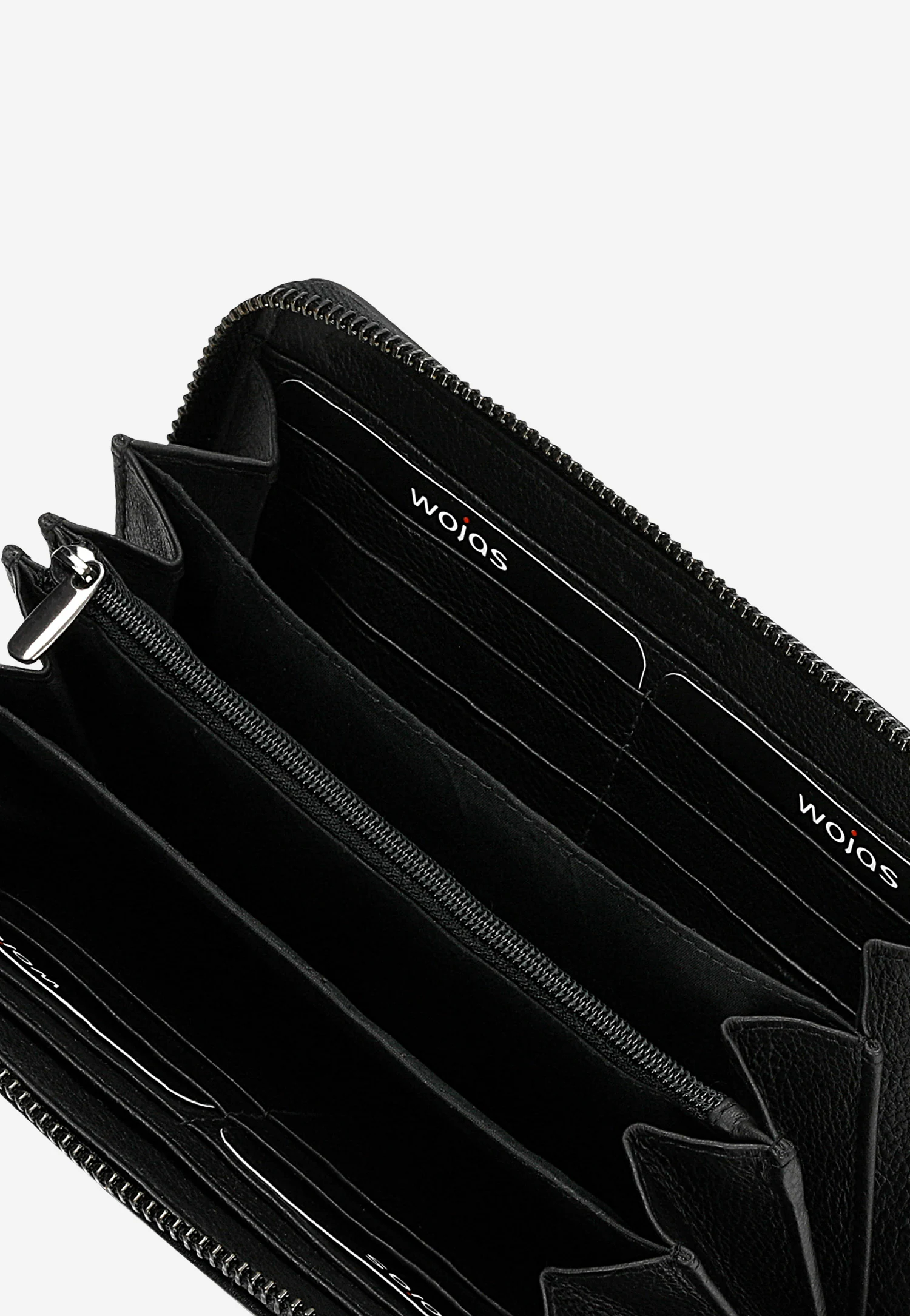 Czarny skórzany portfel z geometrycznym pikowaniem z paskiem