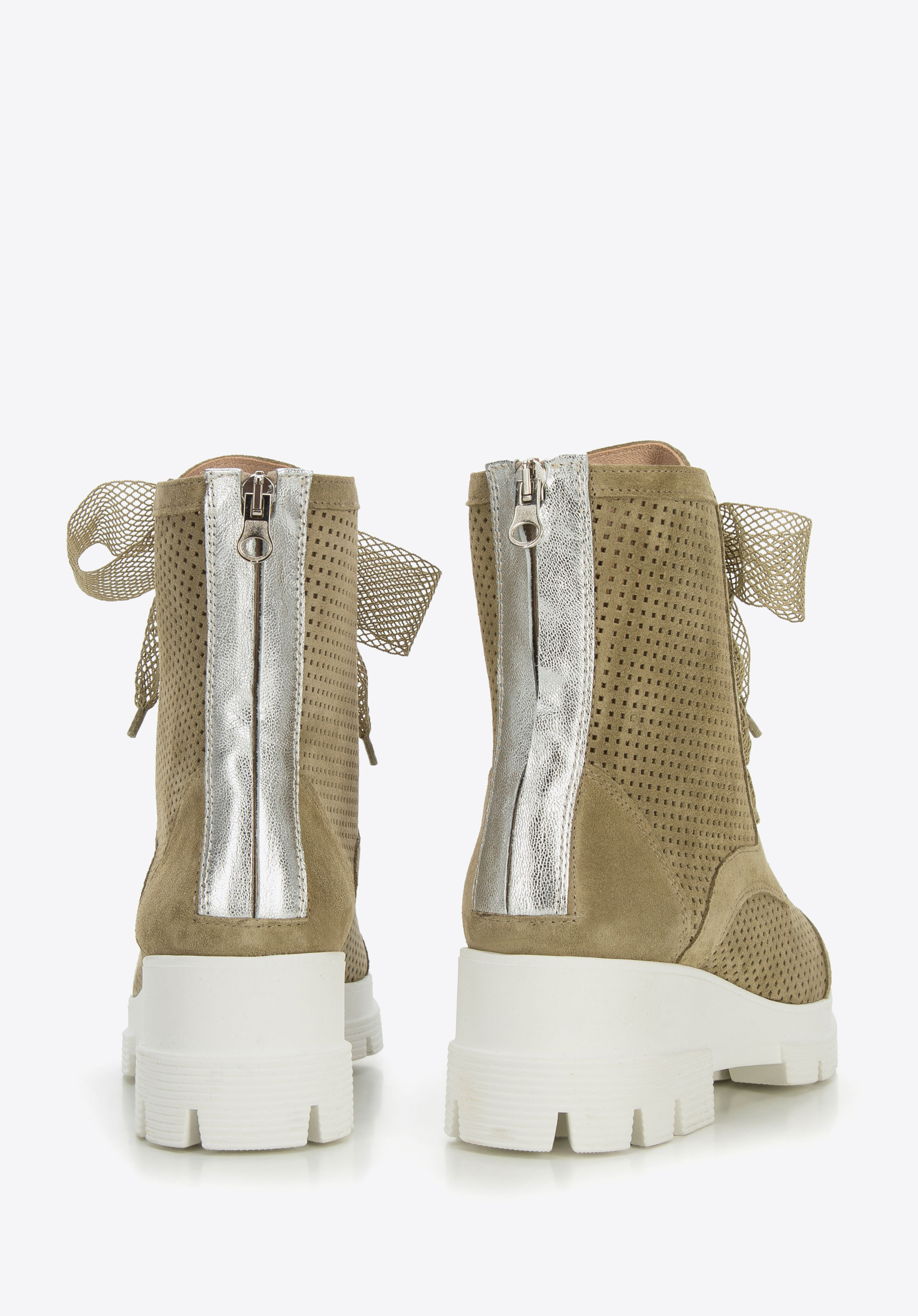 Damskie trapery z ażurowego zamszu