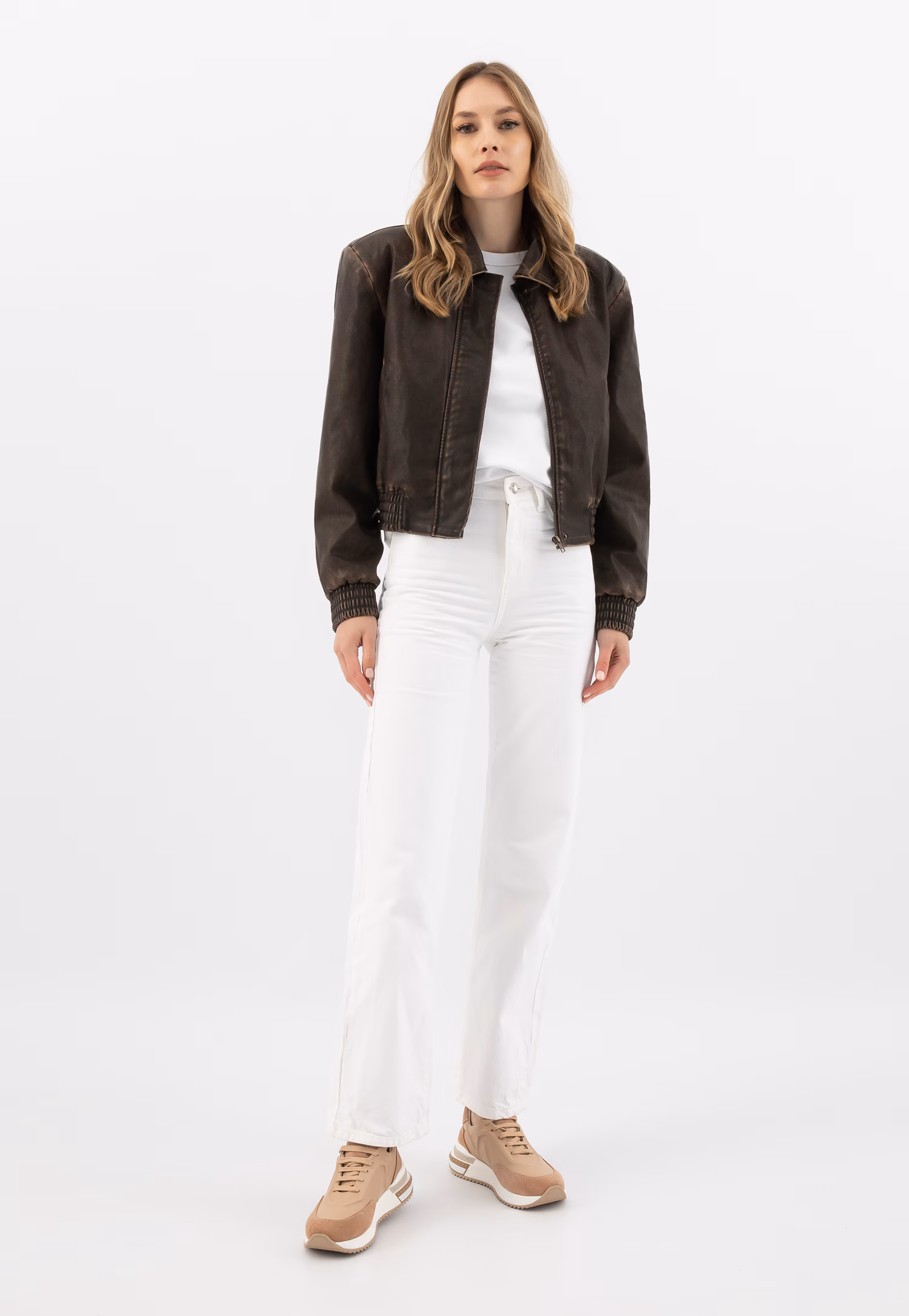 Beżowe sneakersy damskie z łączonych skór