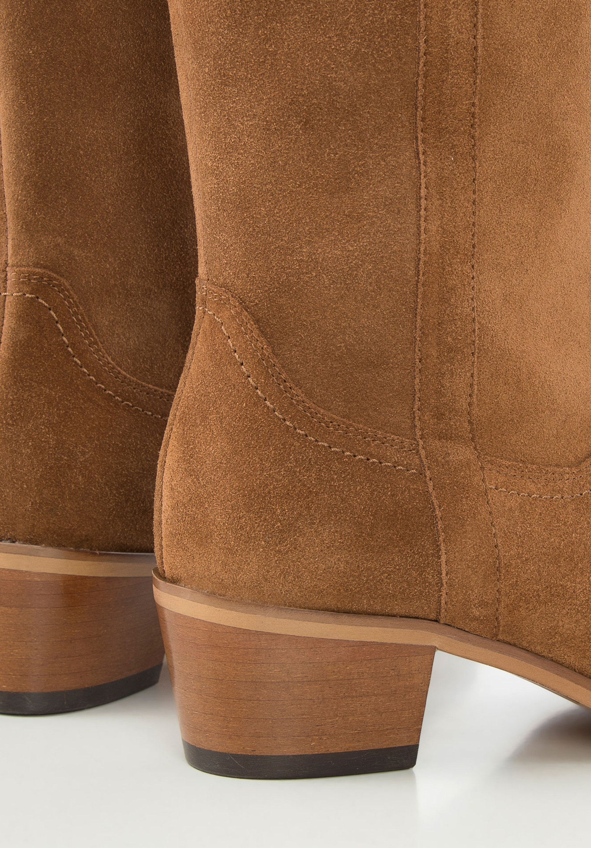 Kowbojki zamszowe na słupku proste